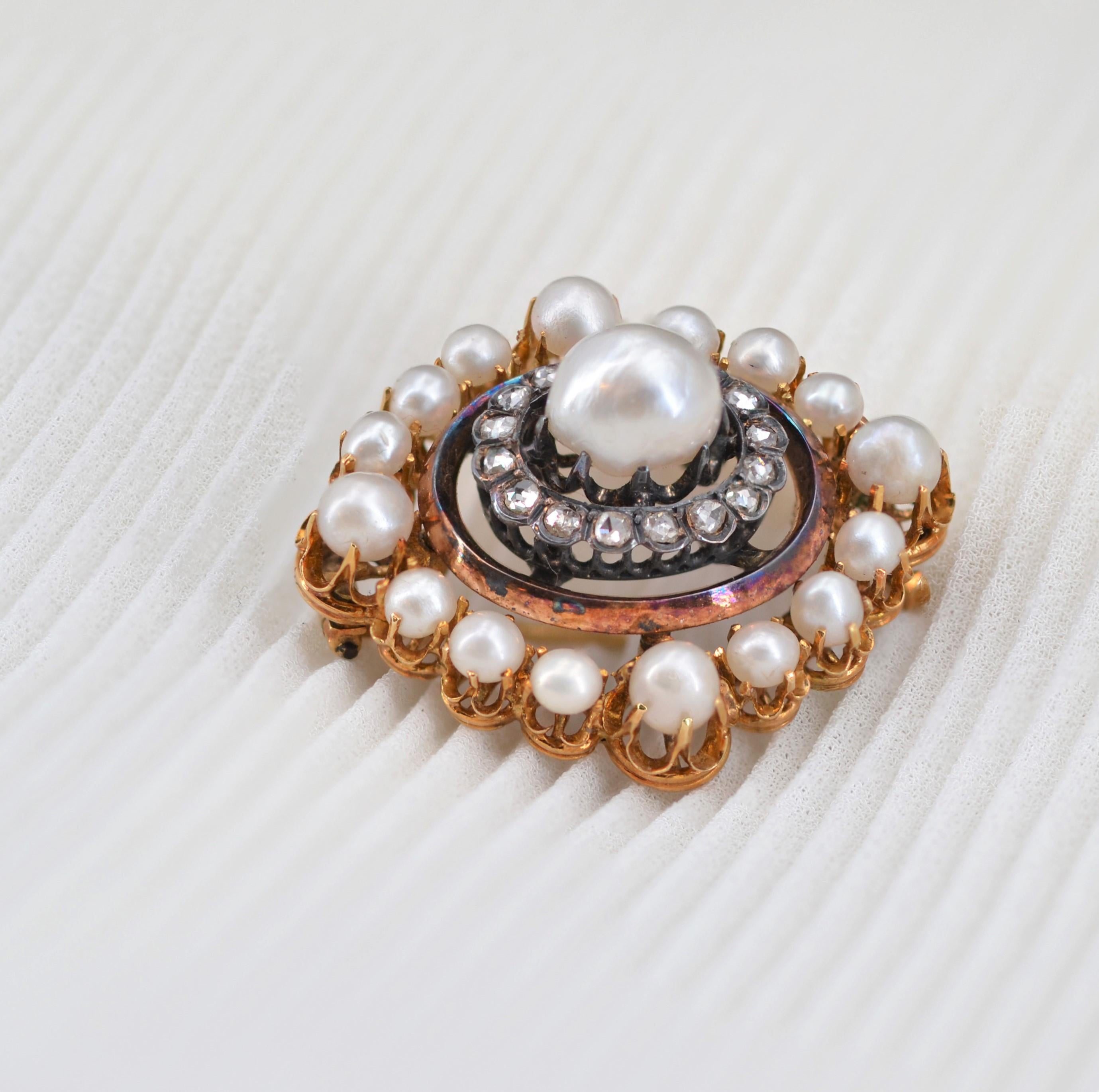 Napoleon 3 Diamonds Fine Pearls 18 Karat Yellow Gold Silver Brooch For Sale 5