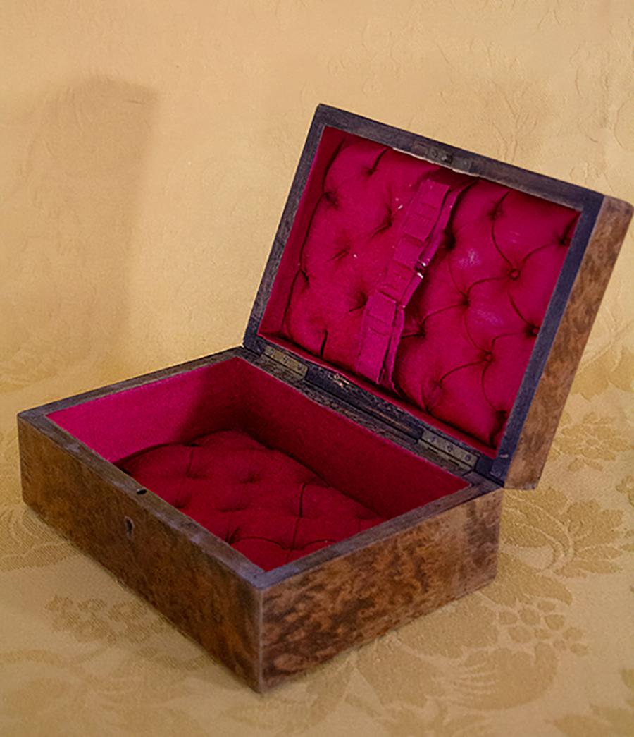 Mid-19th Century Napoleon 3 Jewelry Box in Rosewood and Marquetry