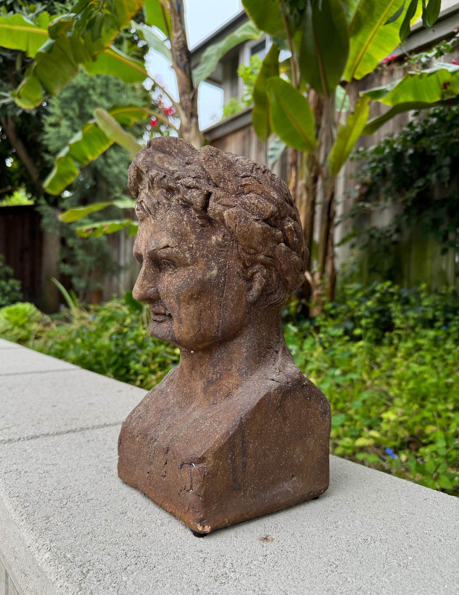 Neoclassico Busto in terracotta invecchiata di Napoleone come Cesare, XX secolo in vendita