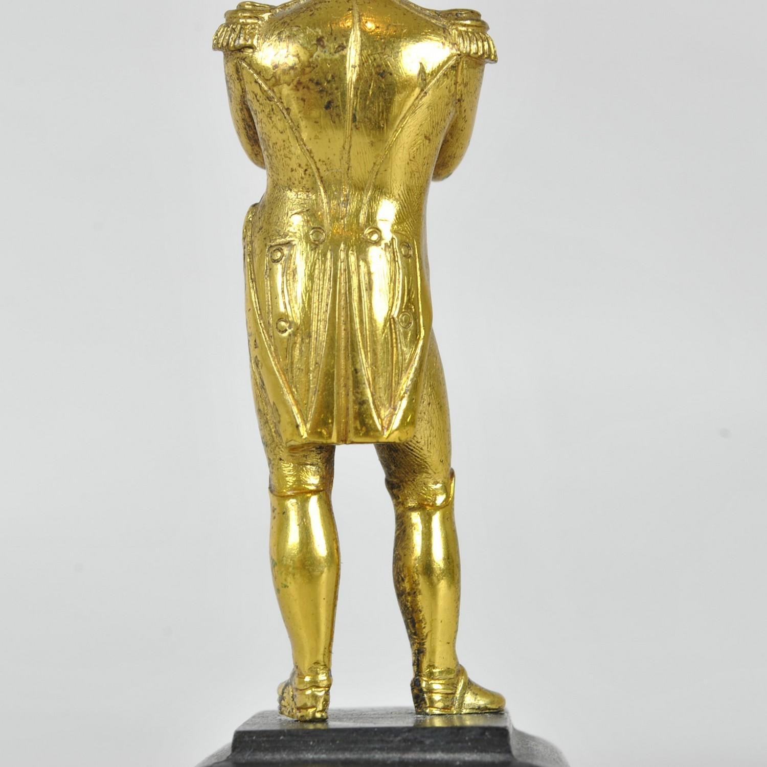 Napoléon Bonaparte debout, sculpture en bronze doré, 19e siècle en vente 5
