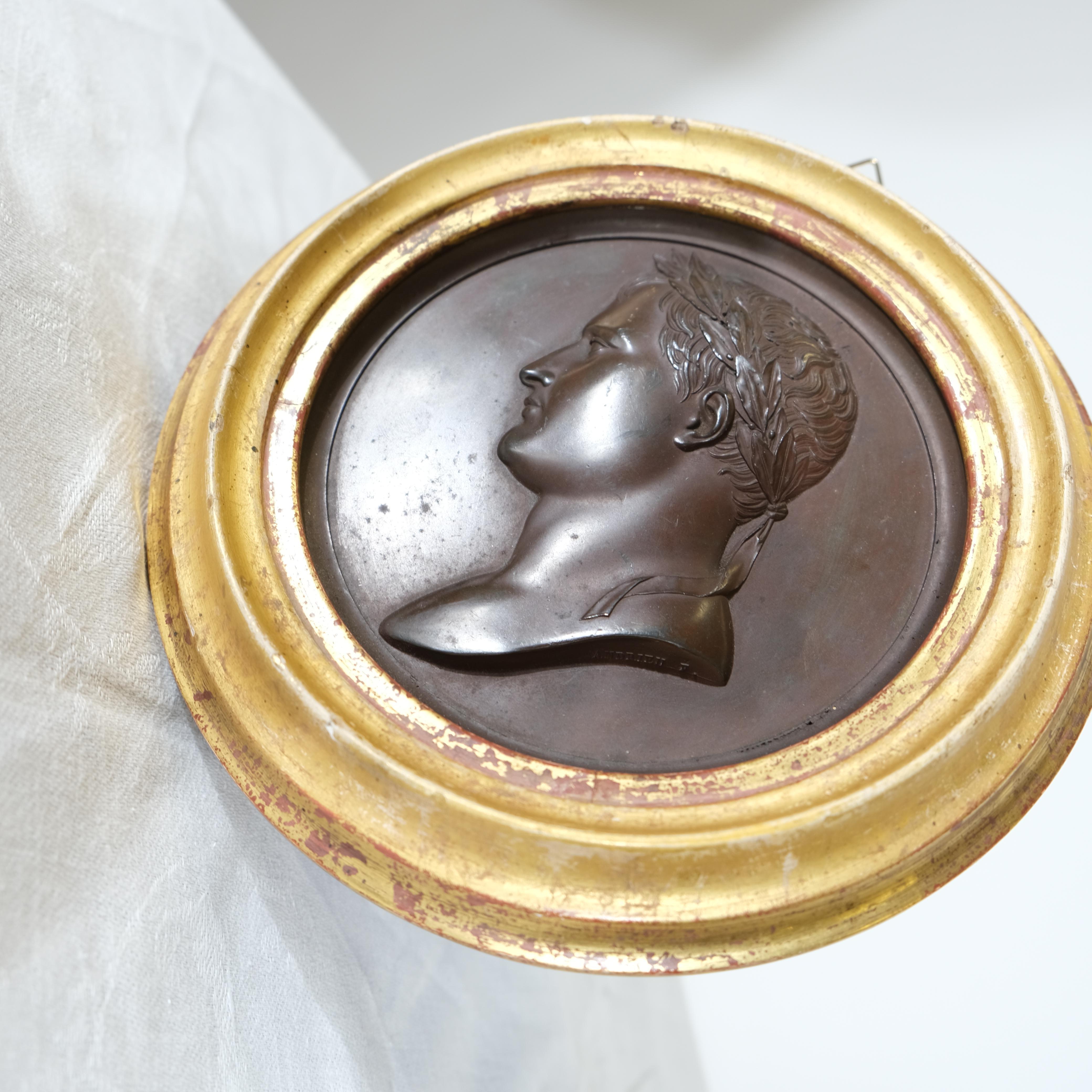 Napoleon bronze Medallion by J.B.  Andrieu (1761-1822). In Good Condition In Stockholm, SE
