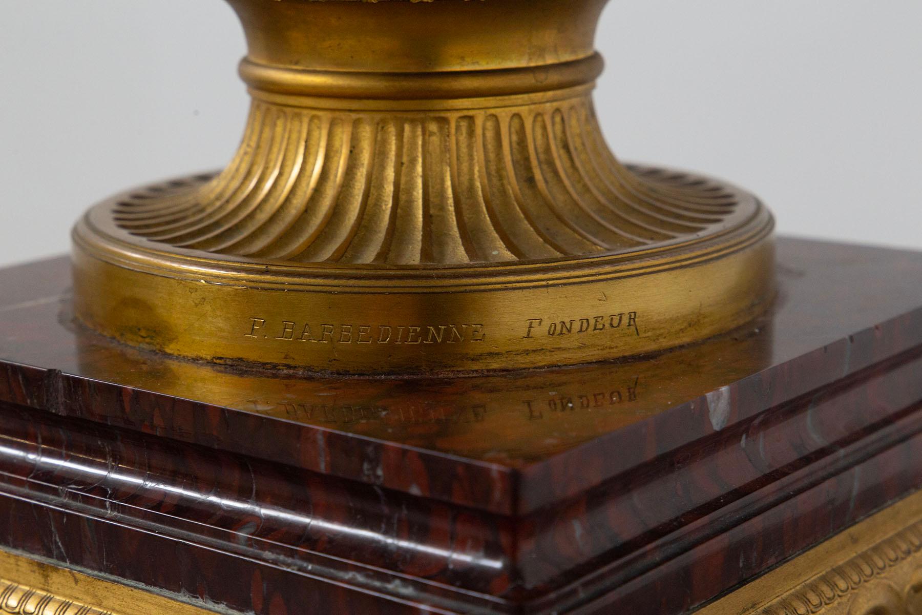 Milieu du XIXe siècle Coupe Napoléon par F. Barbedienne Foundry en marbre et bronze en vente