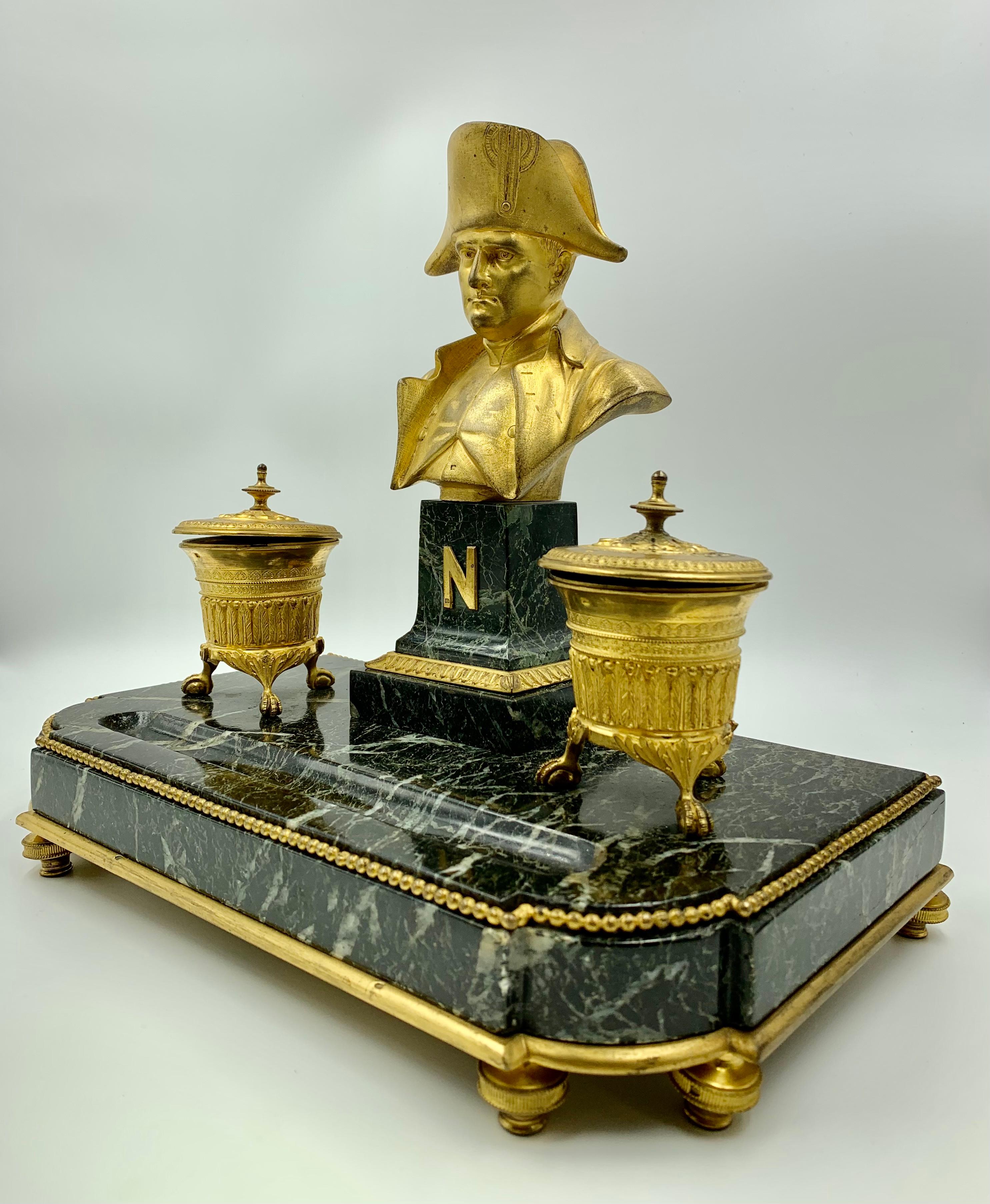 Napoleon I. Empire-Schmuckkästchen, vergoldete Bronze und Verde Antico, signiert Basil, 1830 im Zustand „Gut“ im Angebot in New York, NY