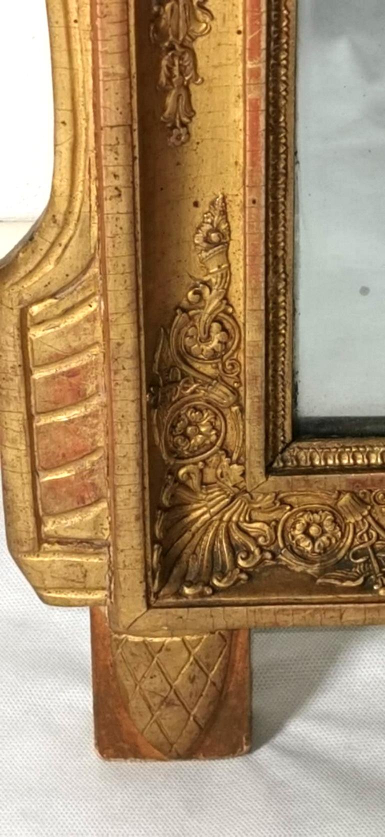 Miroir français Empire Napoléon Ier en bois à feuilles d'or en vente 1