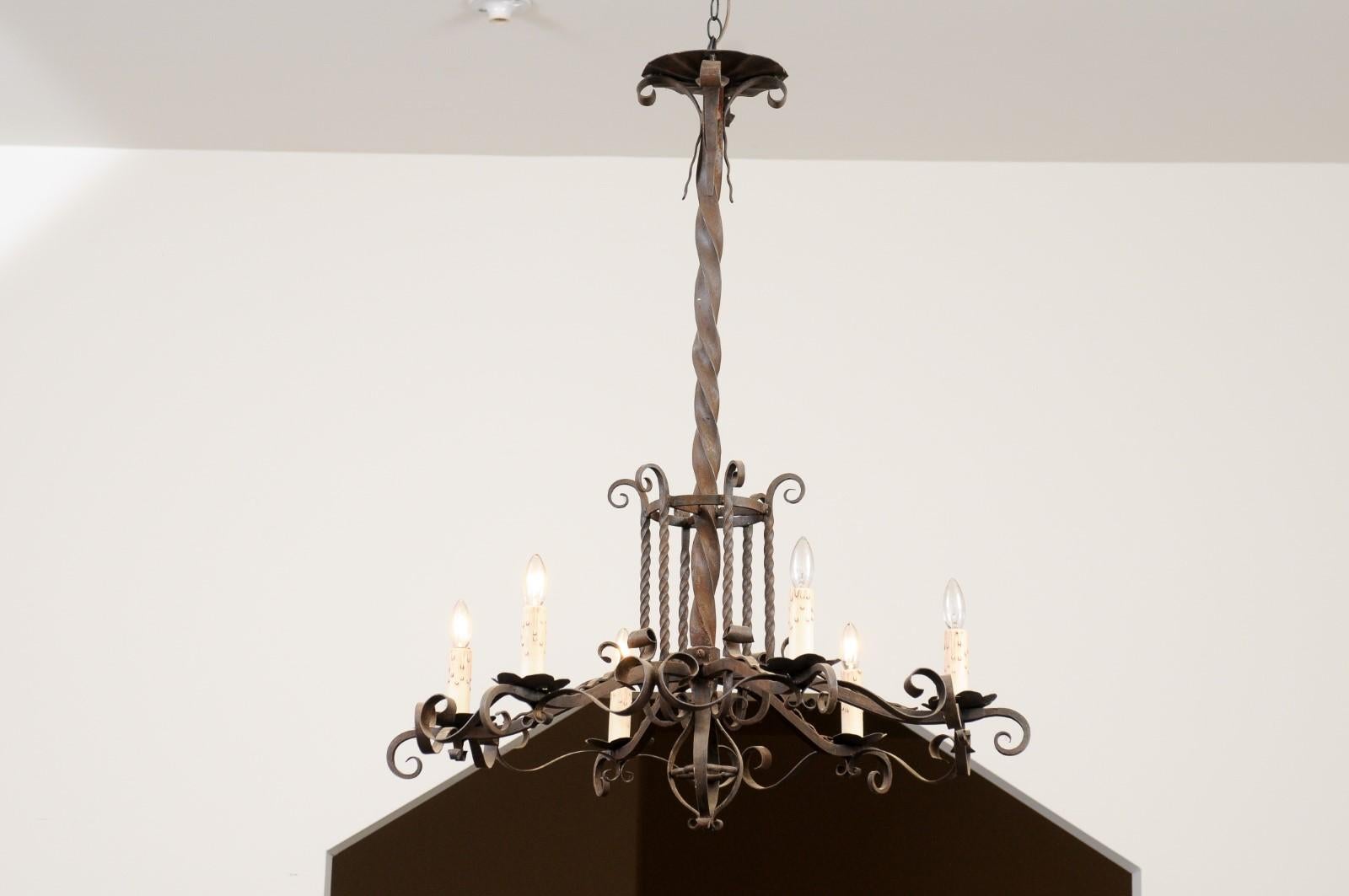French Napoléon III 1870s Six-Light Chandelier with Scrolling and Twisted Accents For Sale