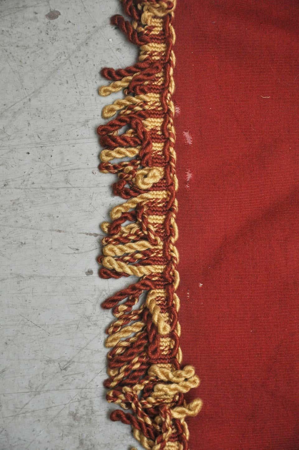 Milieu du XIXe siècle Tapisserie d'agneau d'Aubusson Valance de Napoléon III, Paris, vers 1860 en vente