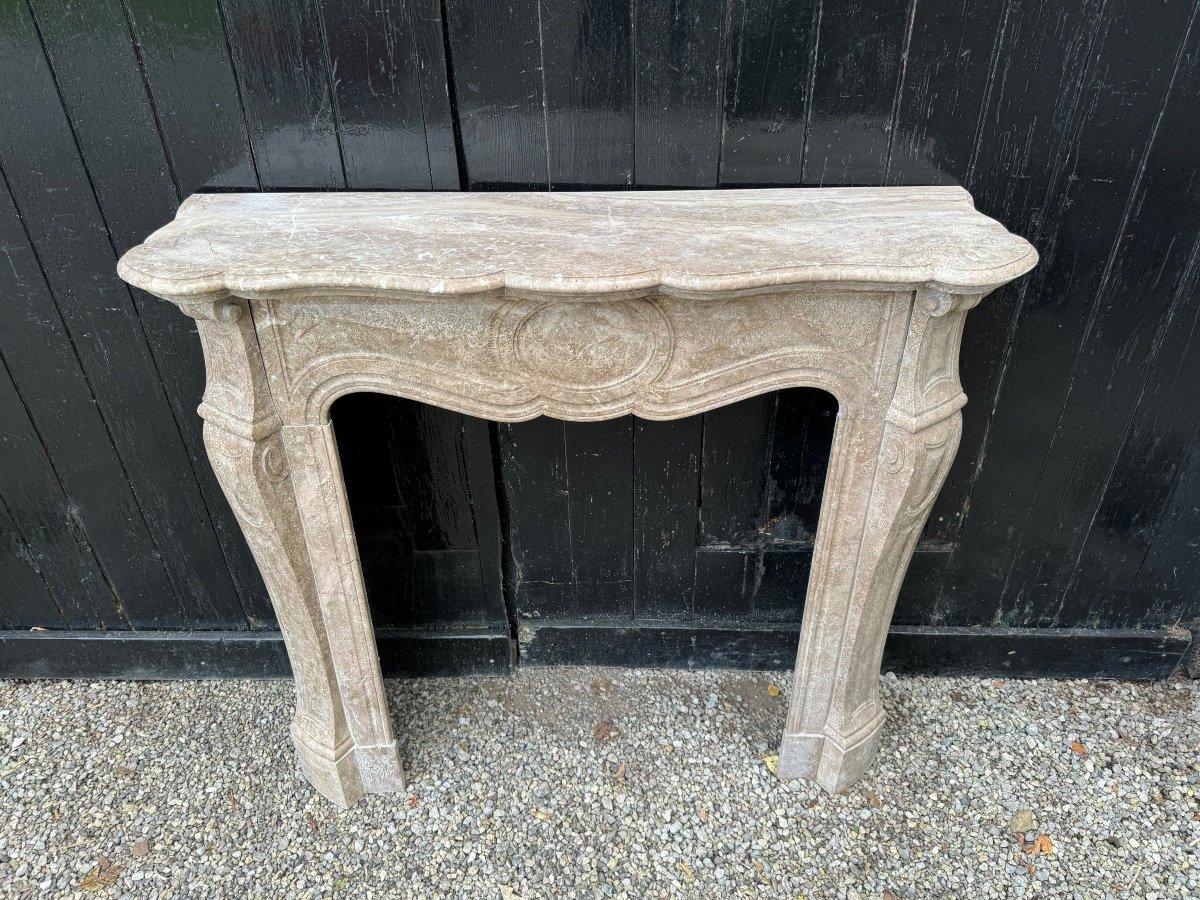 Cheminée Napoléon III en marbre beige Lumel Circa 1900 en vente 1