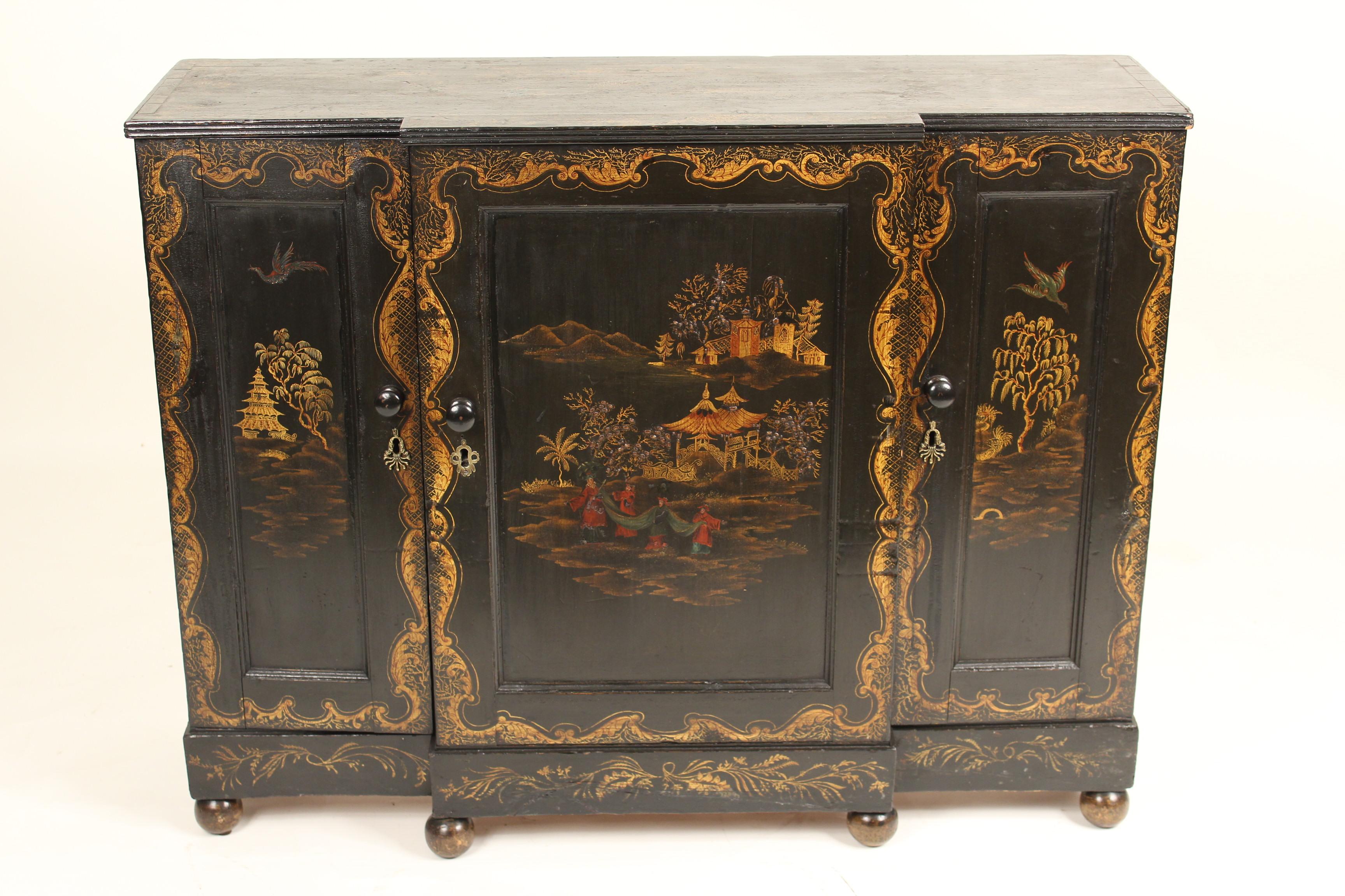 Napoleon III black chinoiserie decorated narrow server / sideboard, circa 1870.