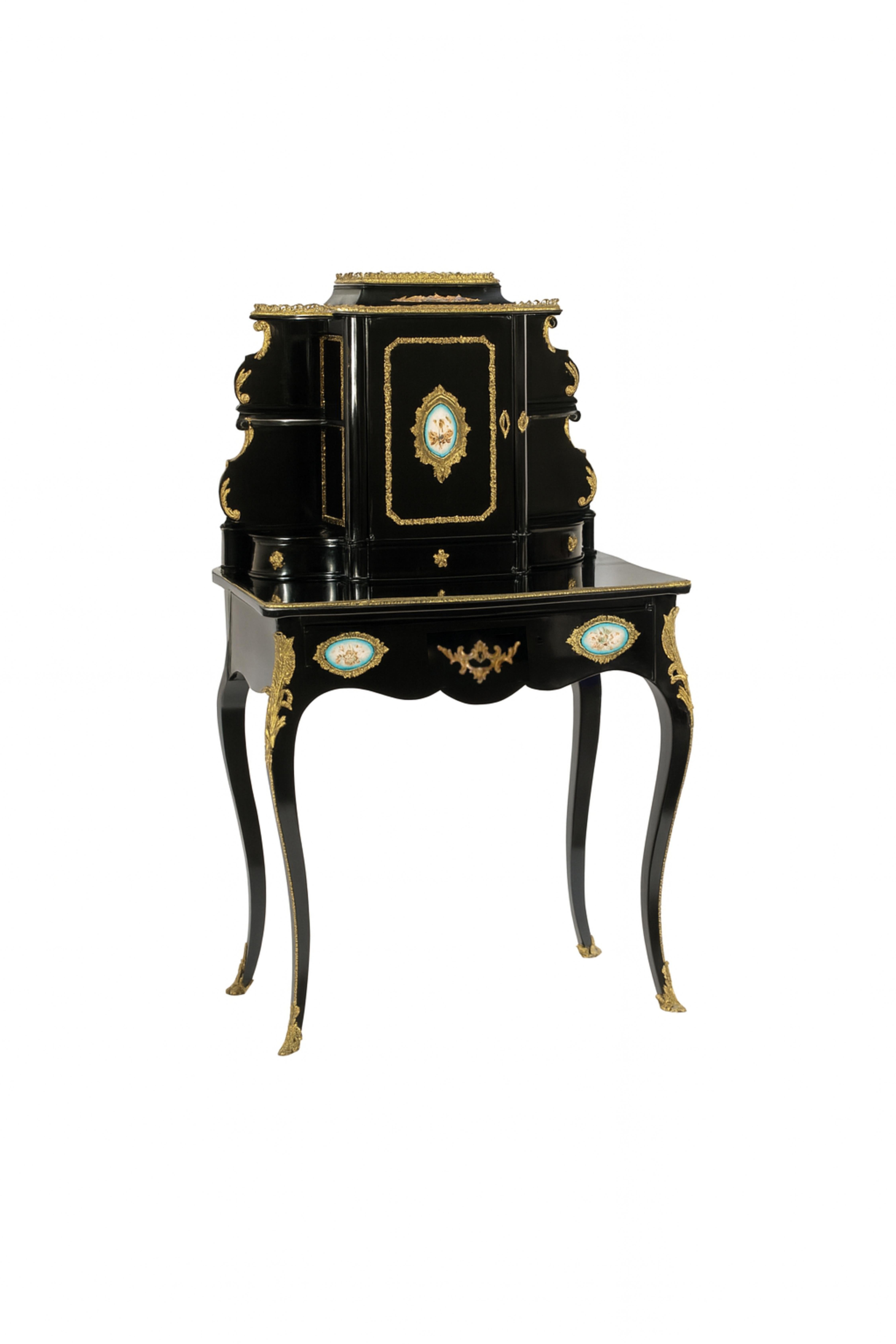 Napoleon III Schwarzer Lack Bronze und Porzellan Bonheur du Jour Schreibtisch (Napoleon III.) im Angebot