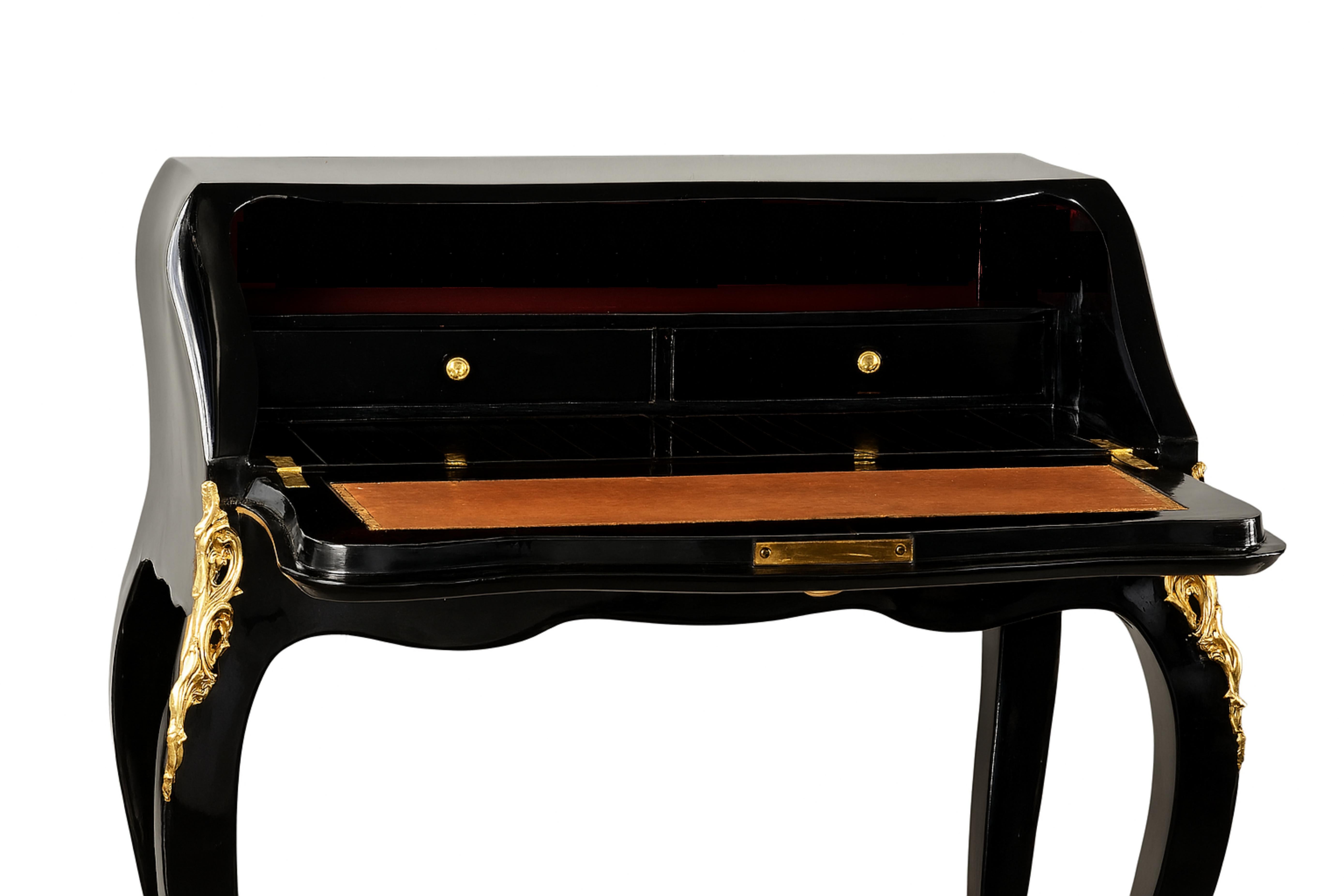 Francese Scrivania Napoleone III in lacca nera con bronzo, inizio XX secolo in vendita