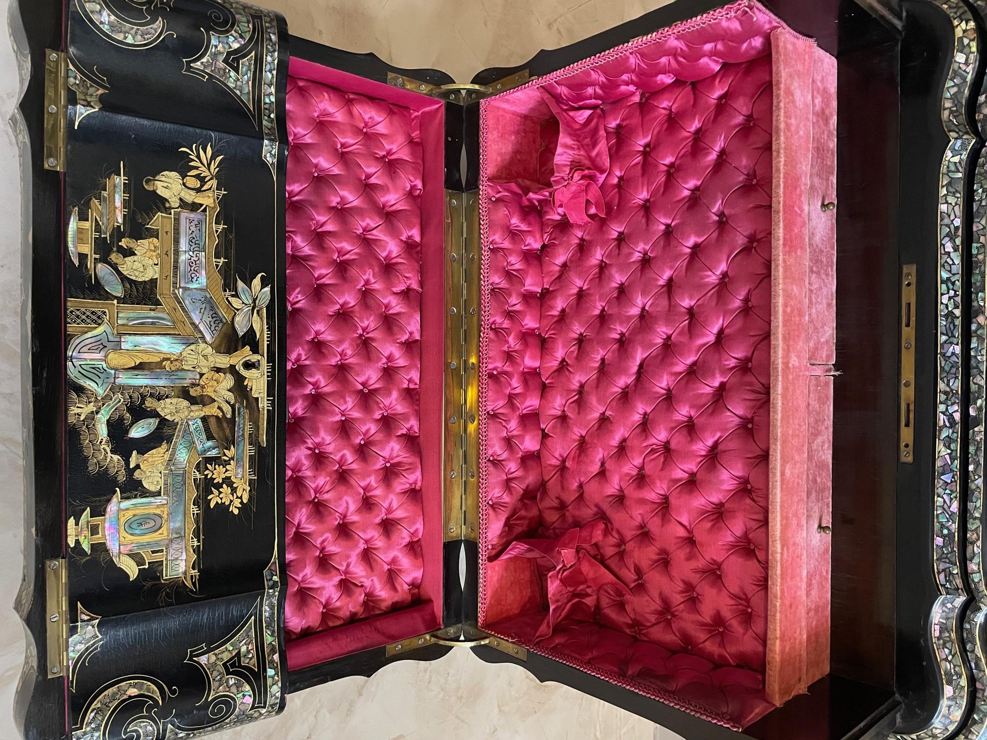 Napoleon III Blackened Wood and Mother-of-pearl Jewelry Table/Boxe 8