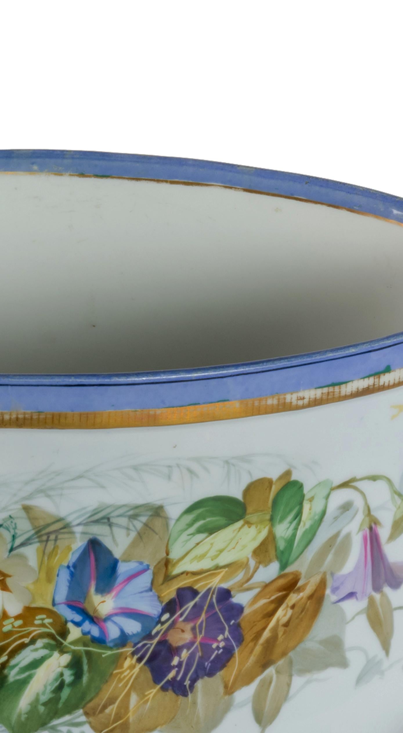 Napoleon III Blue Porcelain Vase, 1870 In Good Condition For Sale In Lisbon, PT