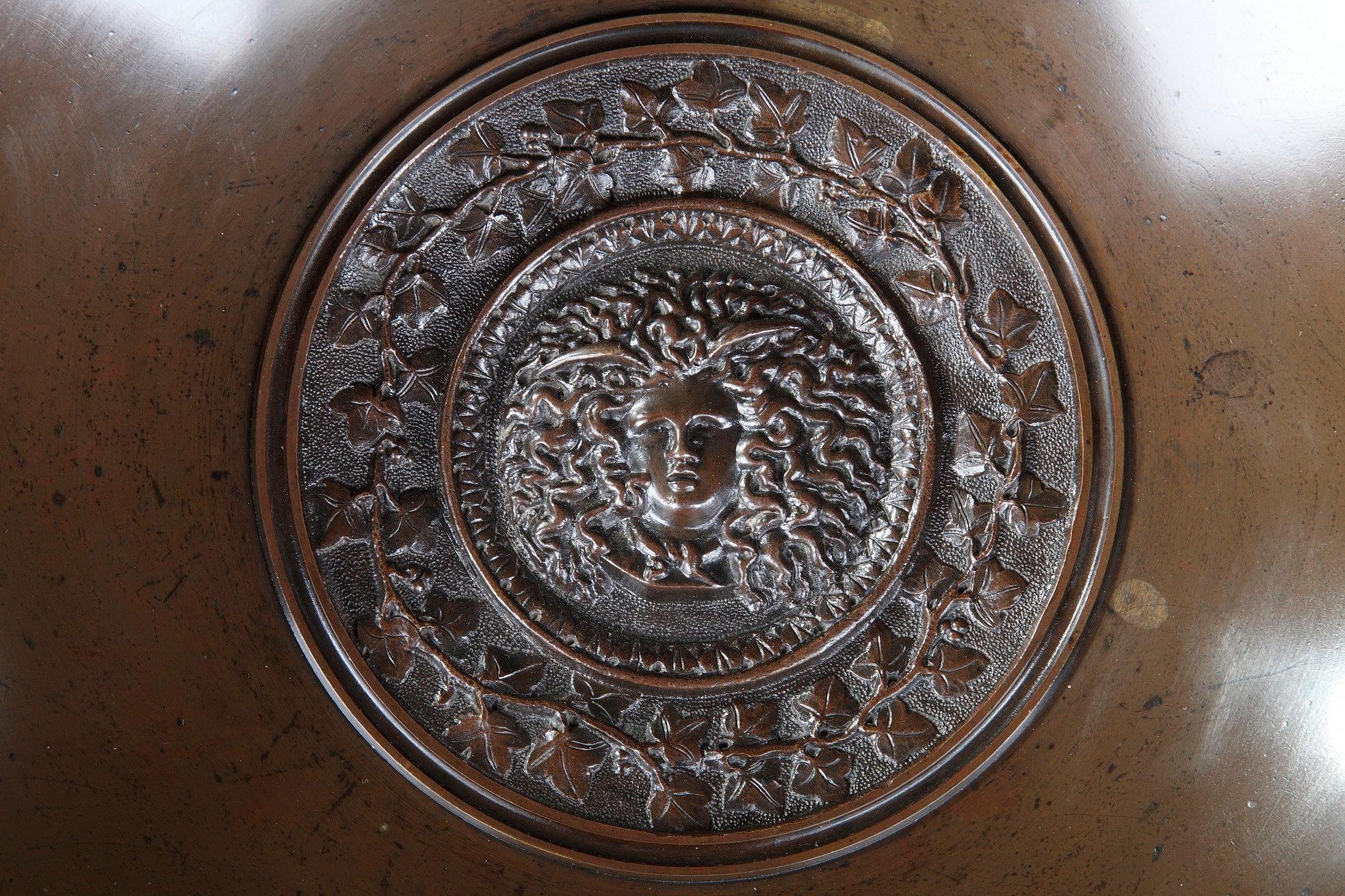 Obstschale aus Bronze mit mythologischer Dekoration aus der Zeit Napoleons III. im Angebot 8
