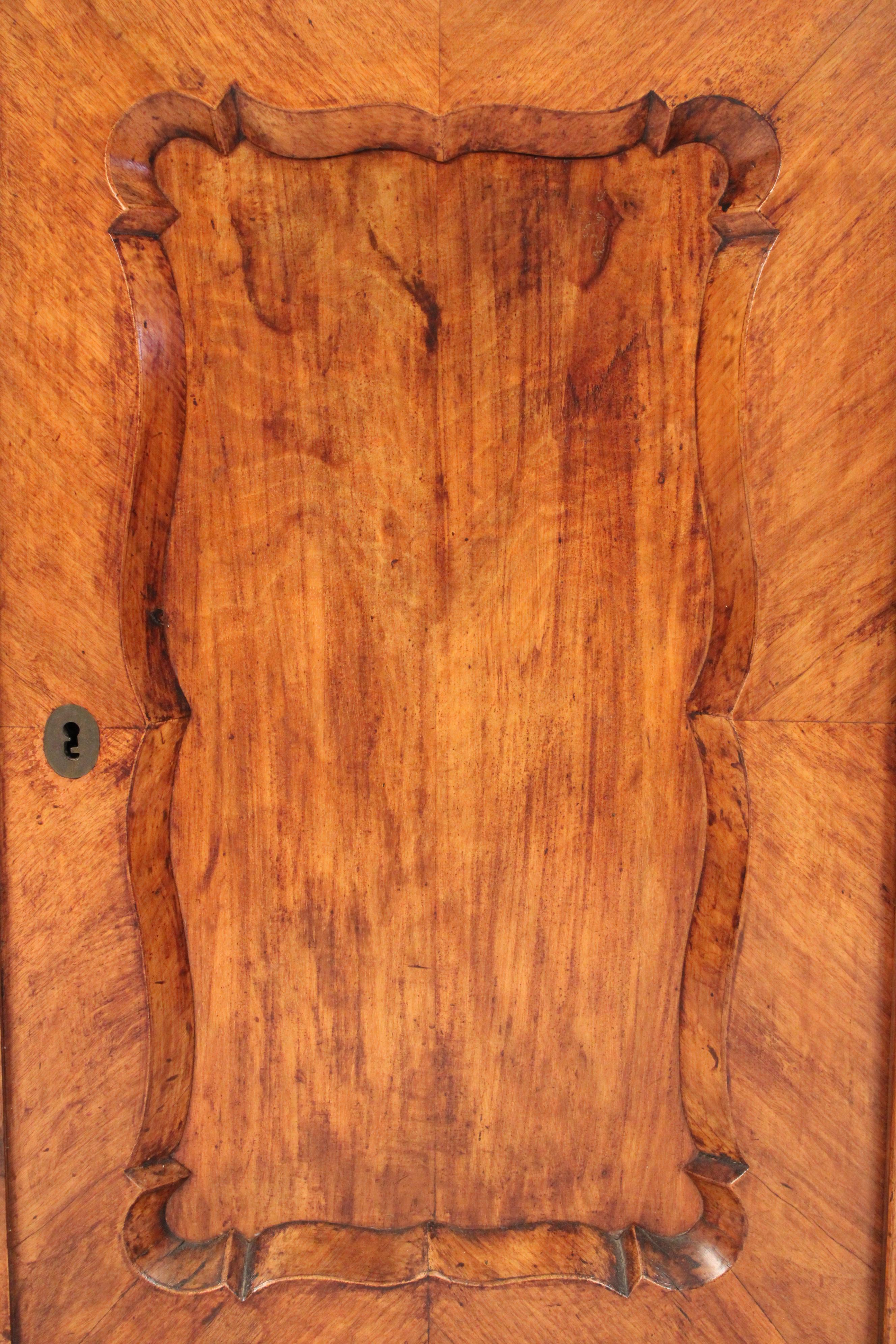 Noce Napoleon III Burl Walnut Two Door Cabinet in vendita