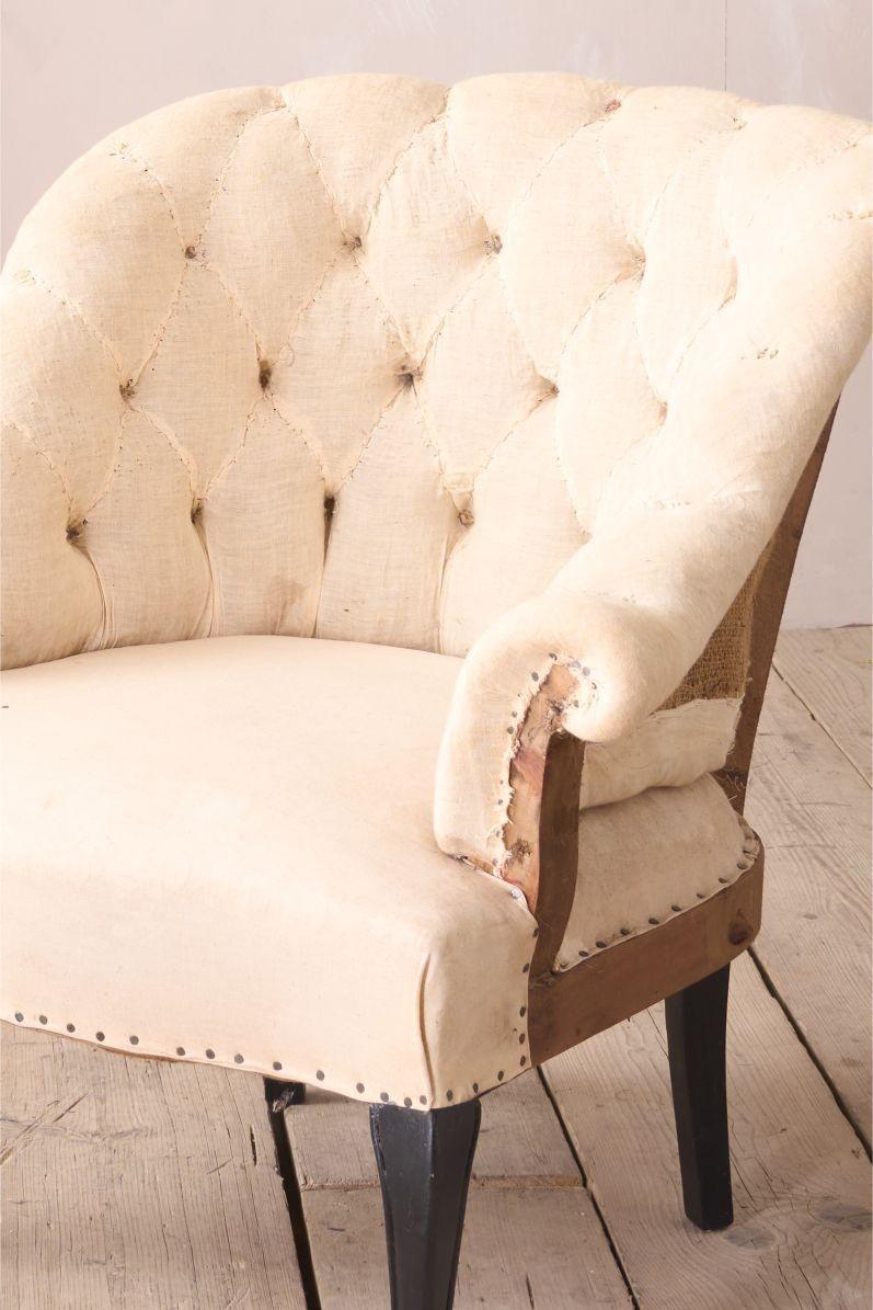 Napoleon III Buttoned back cabriole legged tub chair In Good Condition For Sale In Malton, GB