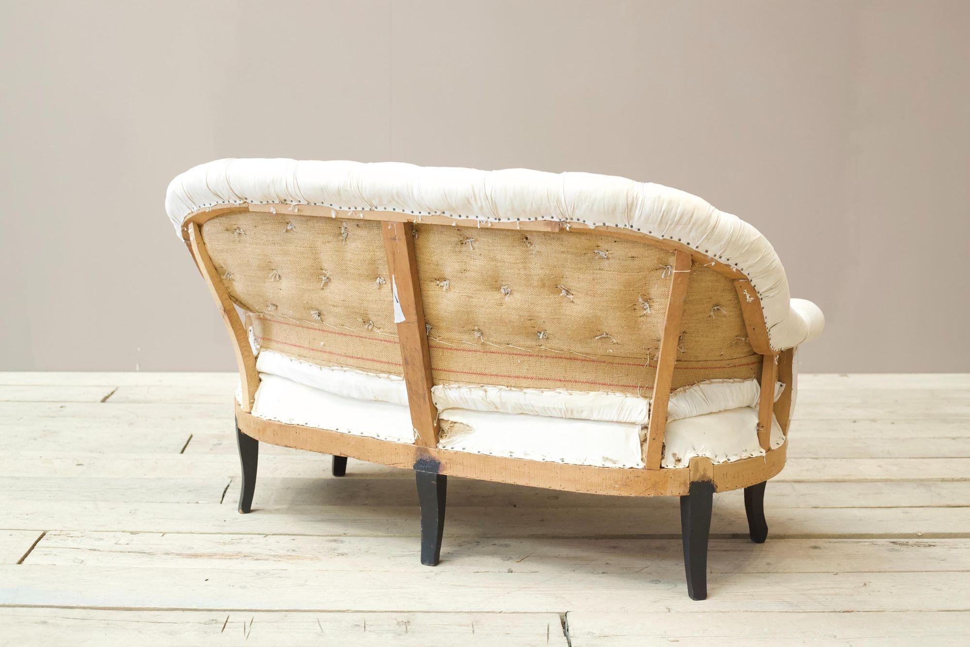 Napoleon III buttoned curved back sofa 2