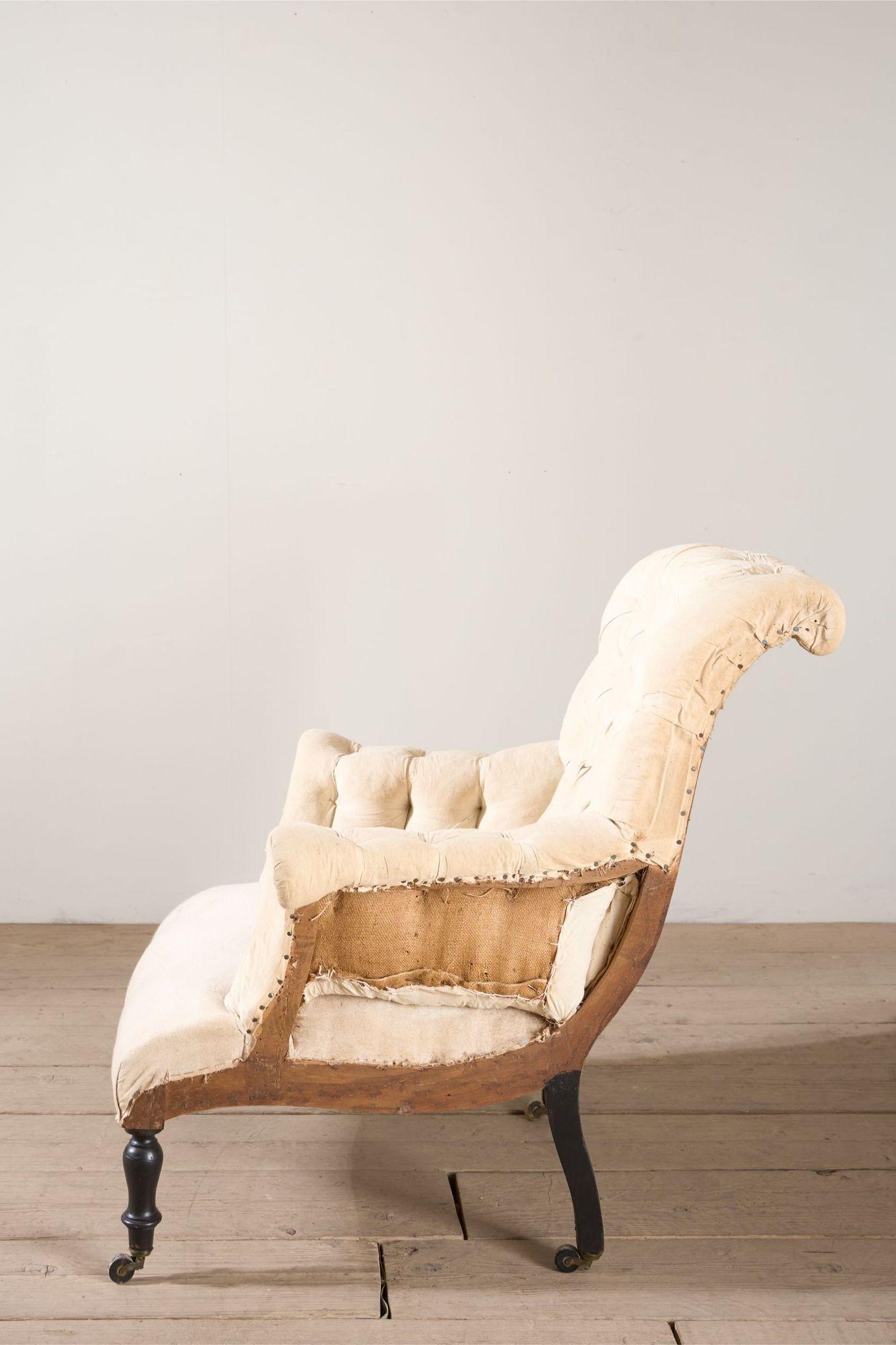 XIXe siècle Fauteuil Napoléon III à dossier à enroulement boutonné en vente