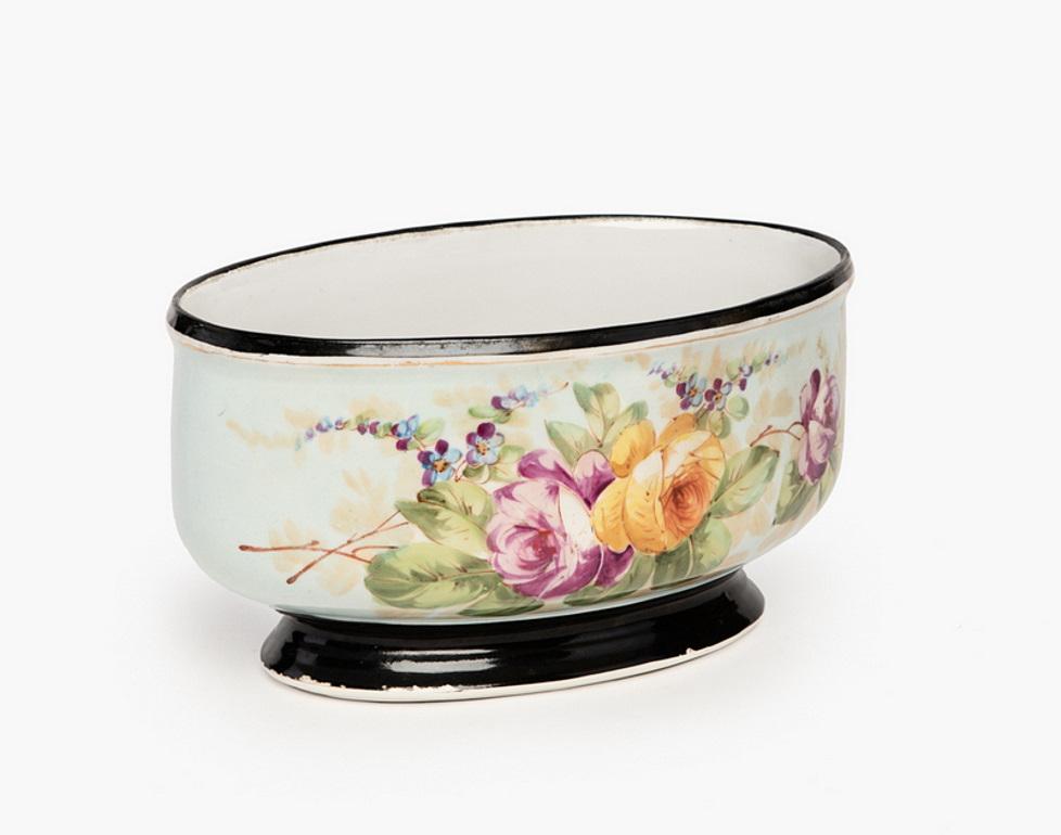 French Napoleon III Cachepot in Porcelaine de Paris Hand Painted, France For Sale