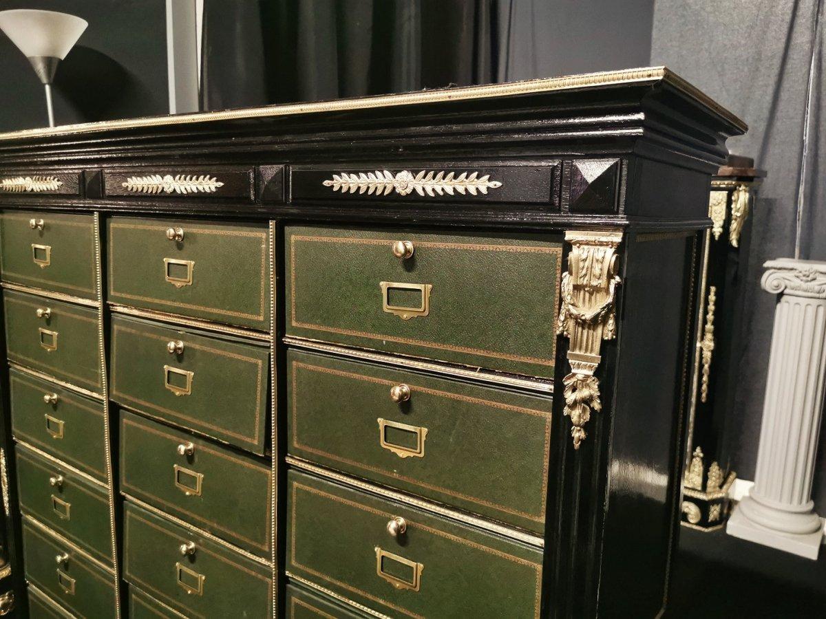 Napoleon III Big dimension Cartonnier office cabinet with 21 compartments in very good general condition, original cartons. Ornamentation of gilded bronzes with motifs, ingot molds, buttons, label holders.
Rare to find a beautiful one with so many