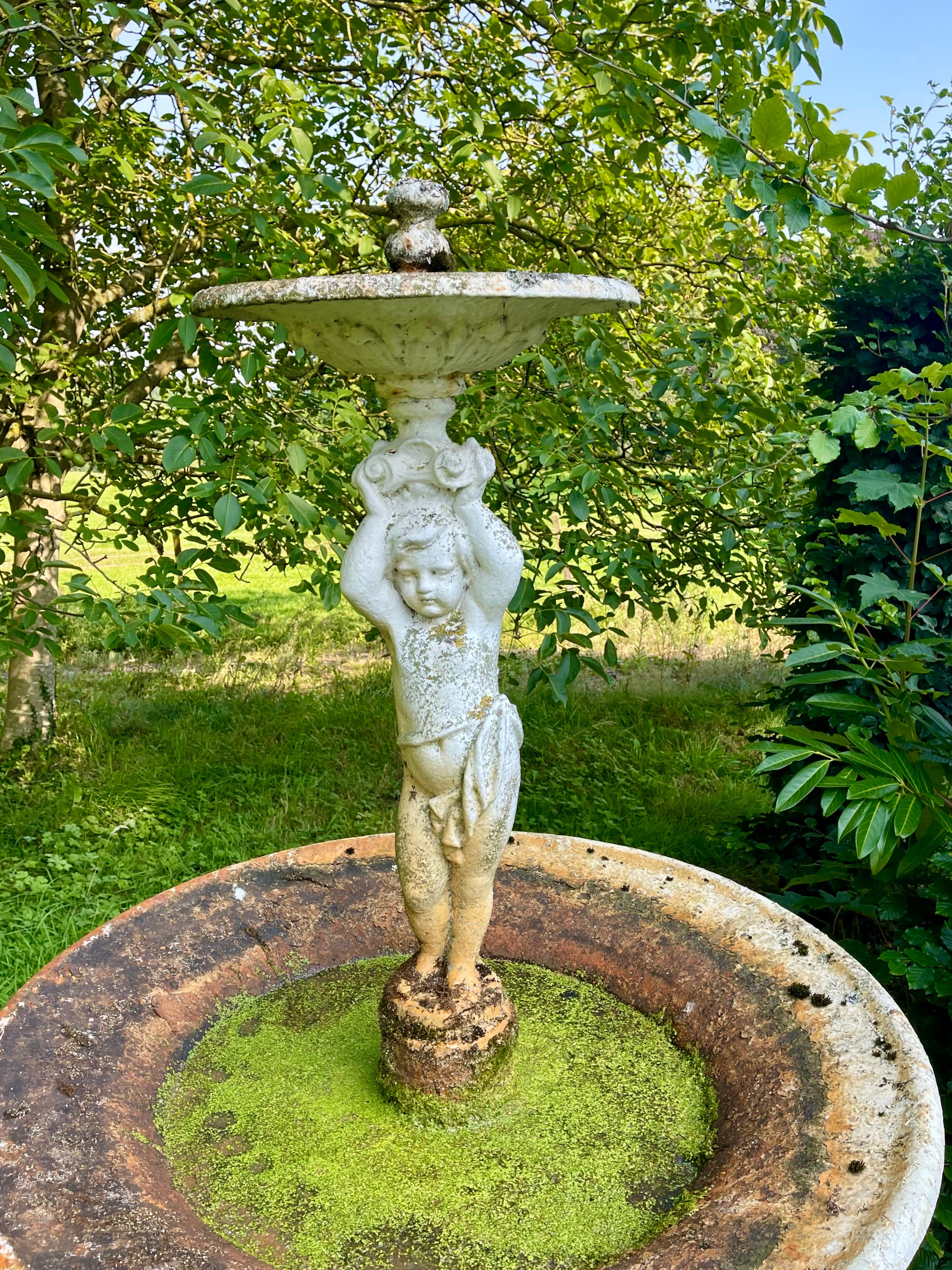 Napoleon III Gusseisen Gartenbrunnen - H 2m30 im Angebot 4