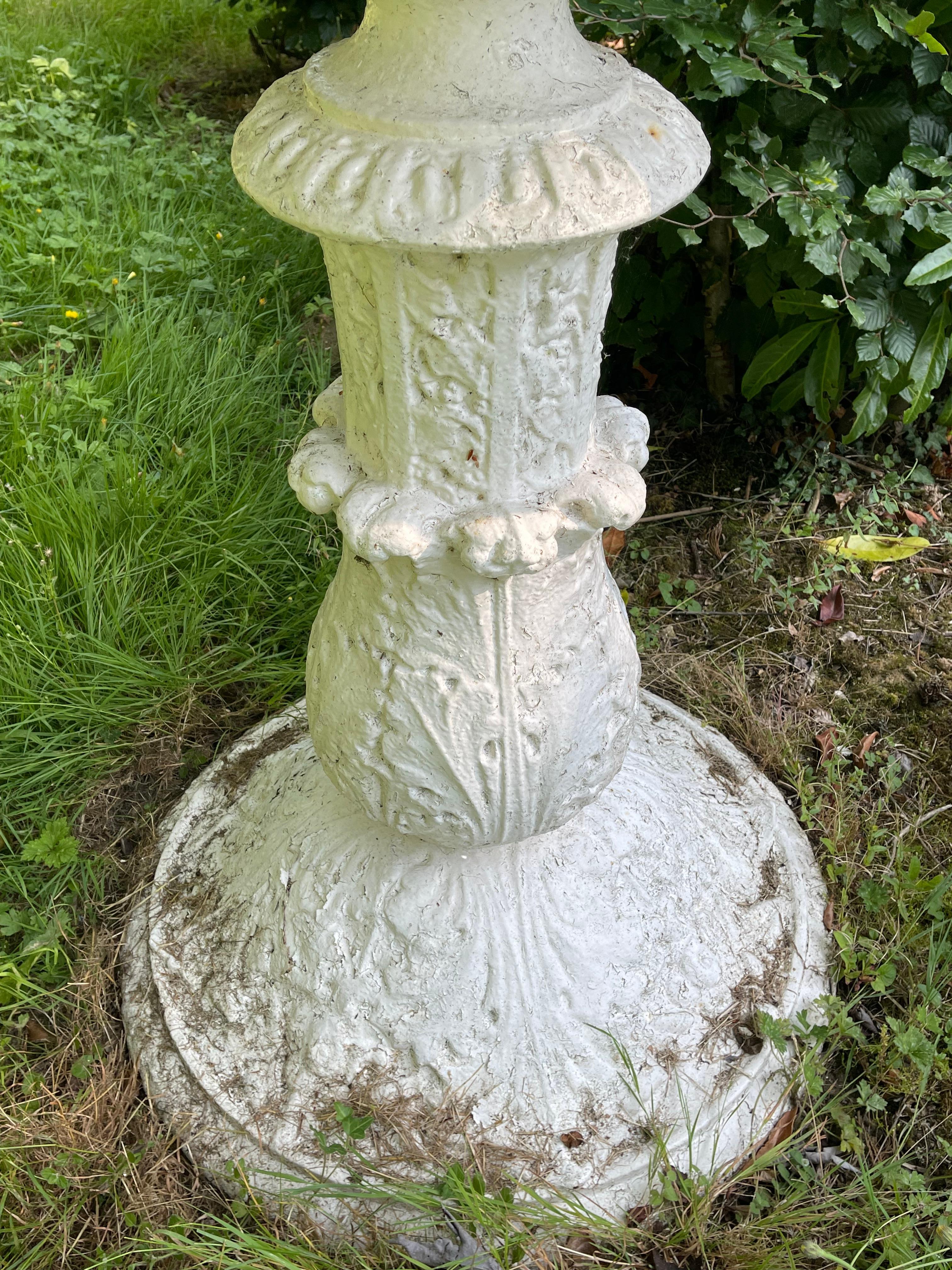 Napoleon III Gusseisen Gartenbrunnen - H 2m30 im Angebot 7