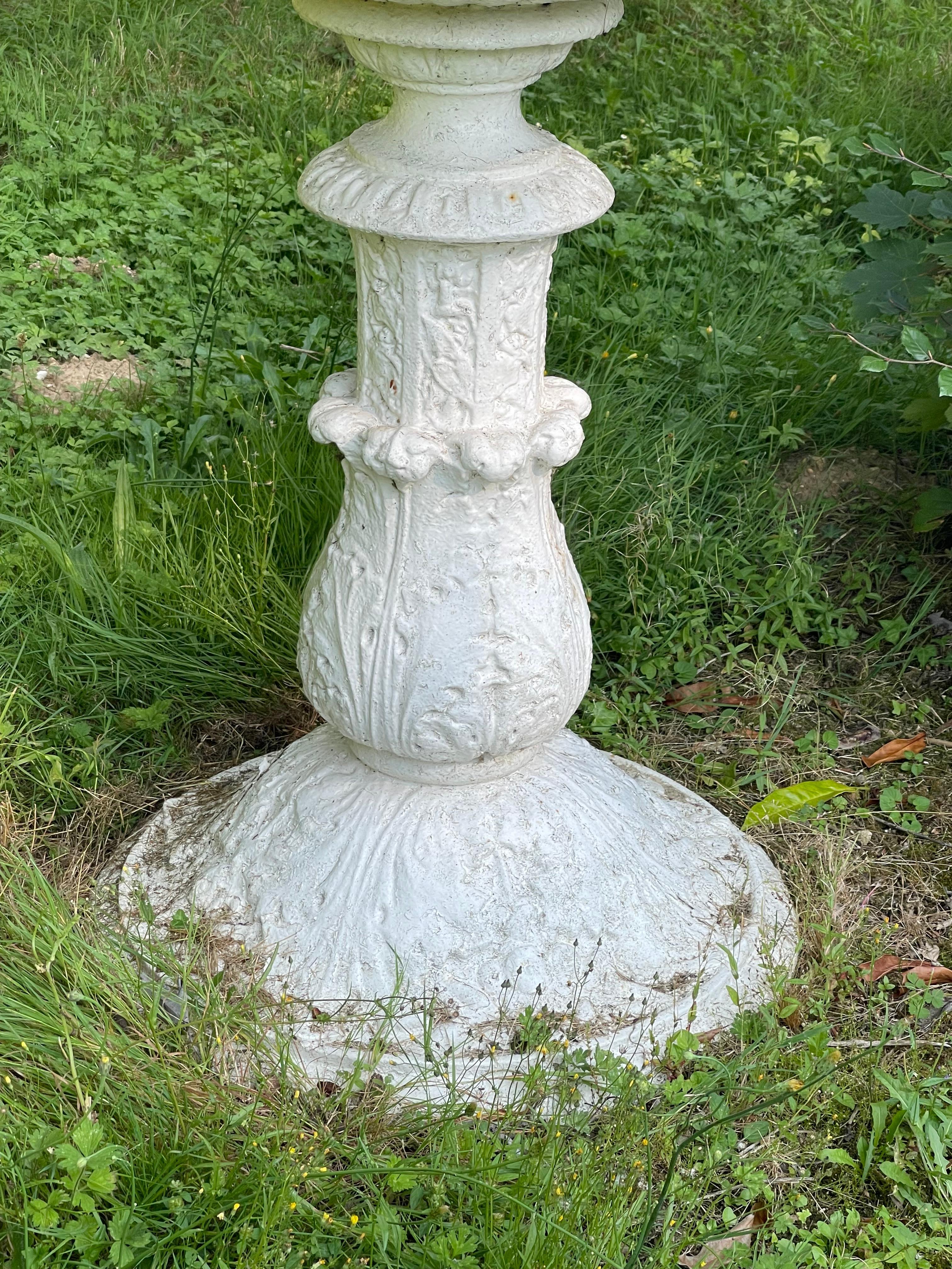 Napoleon III Gusseisen Gartenbrunnen - H 2m30 im Angebot 10