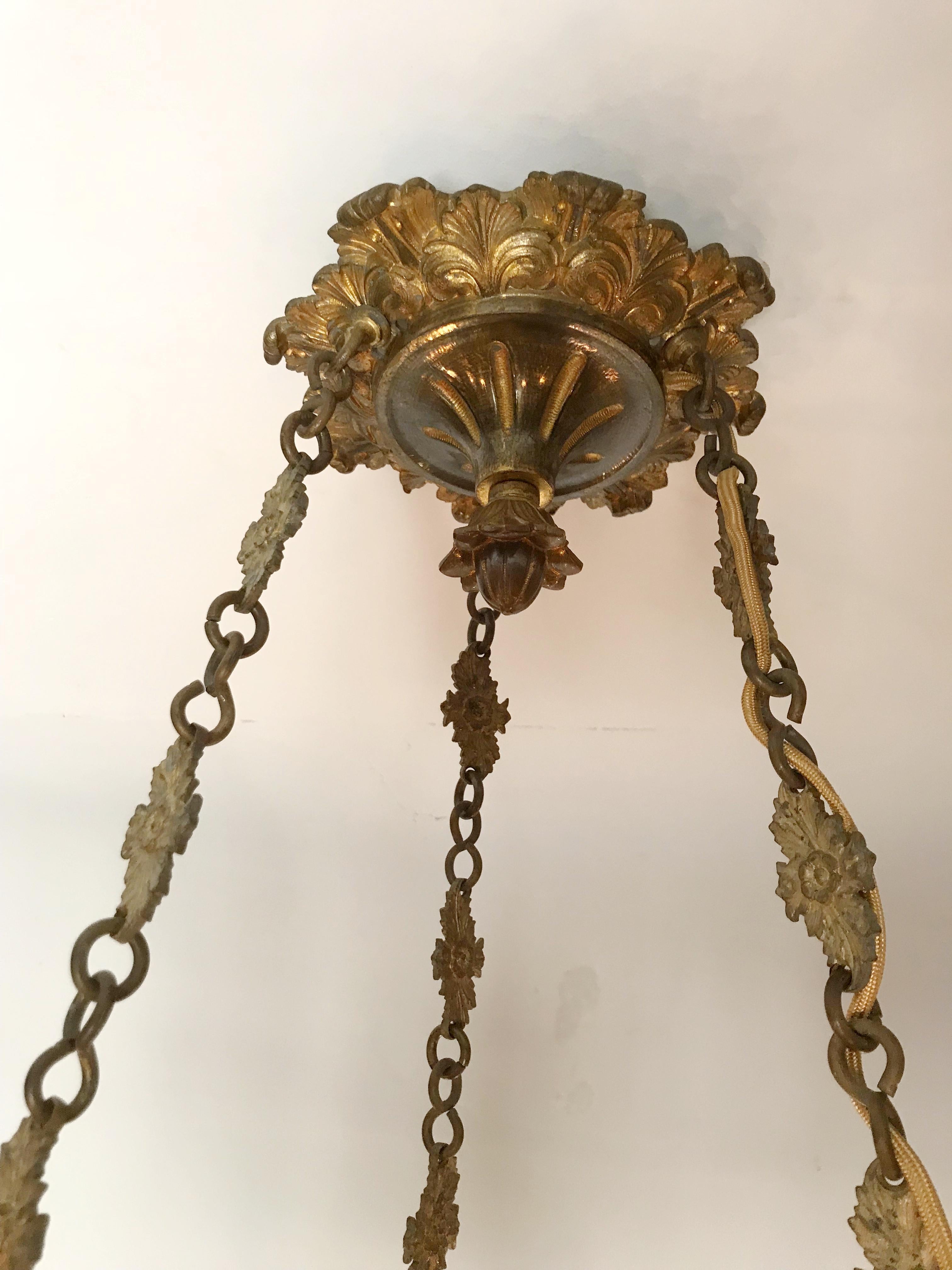 Napoleon III.-Kronleuchter aus Bronze mit sechs Lichtern und sechs Leuchten im Angebot 1