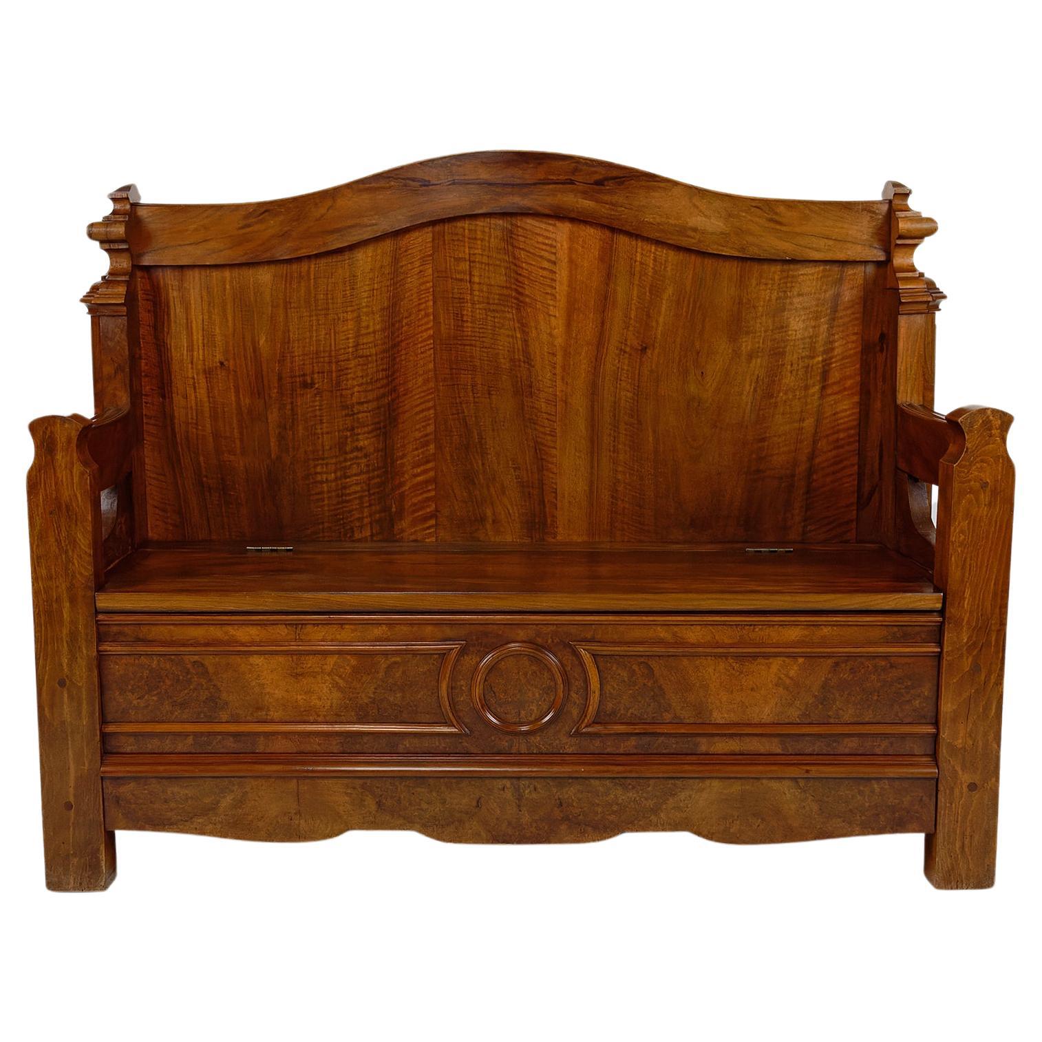 Napoleon III chest bench in walnut, France, circa 1860 For Sale
