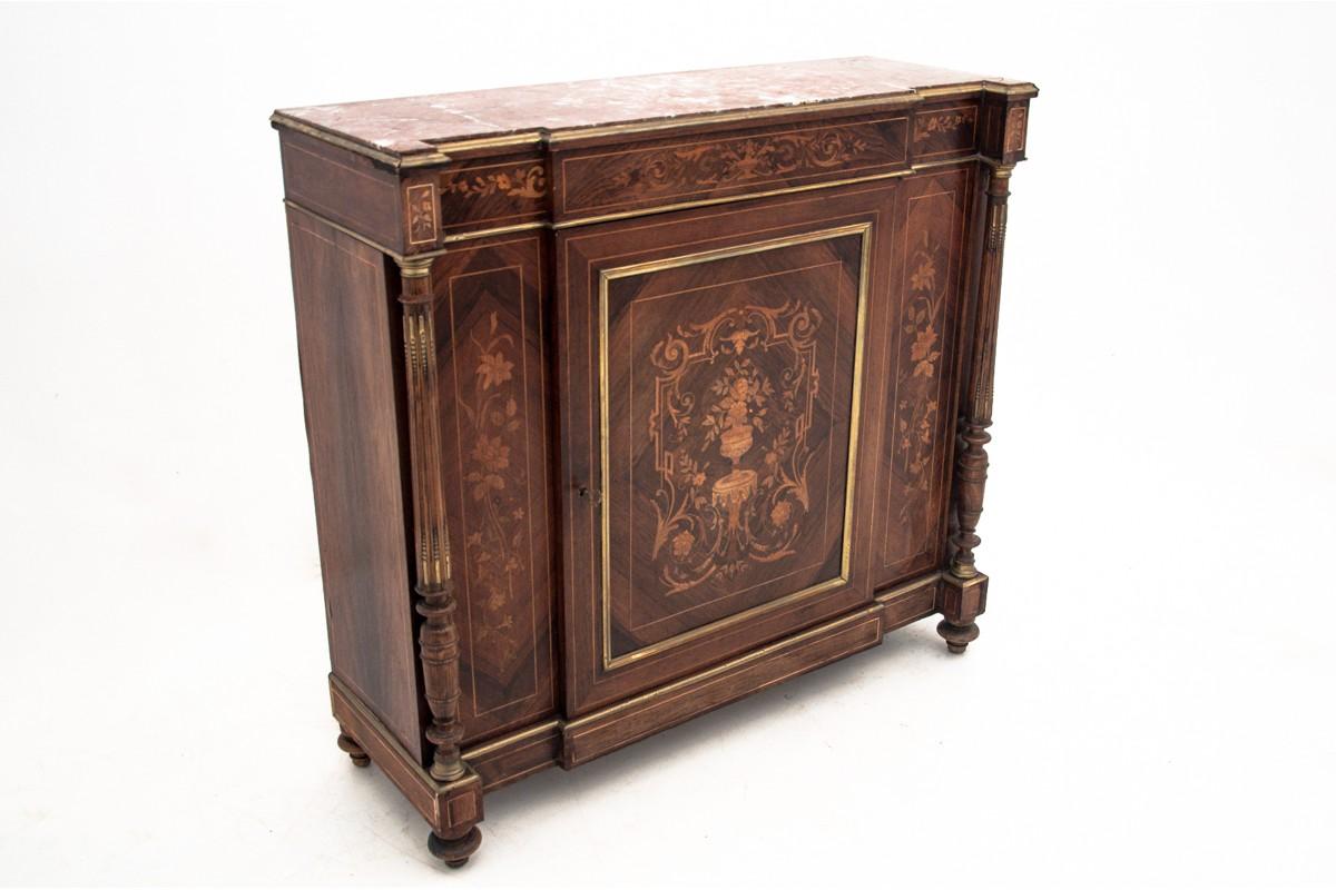 Inlay chest of drawers Napoleon III from circa 1860.

Very good condition, commodes.

Wood: Walnut

Origin: France.