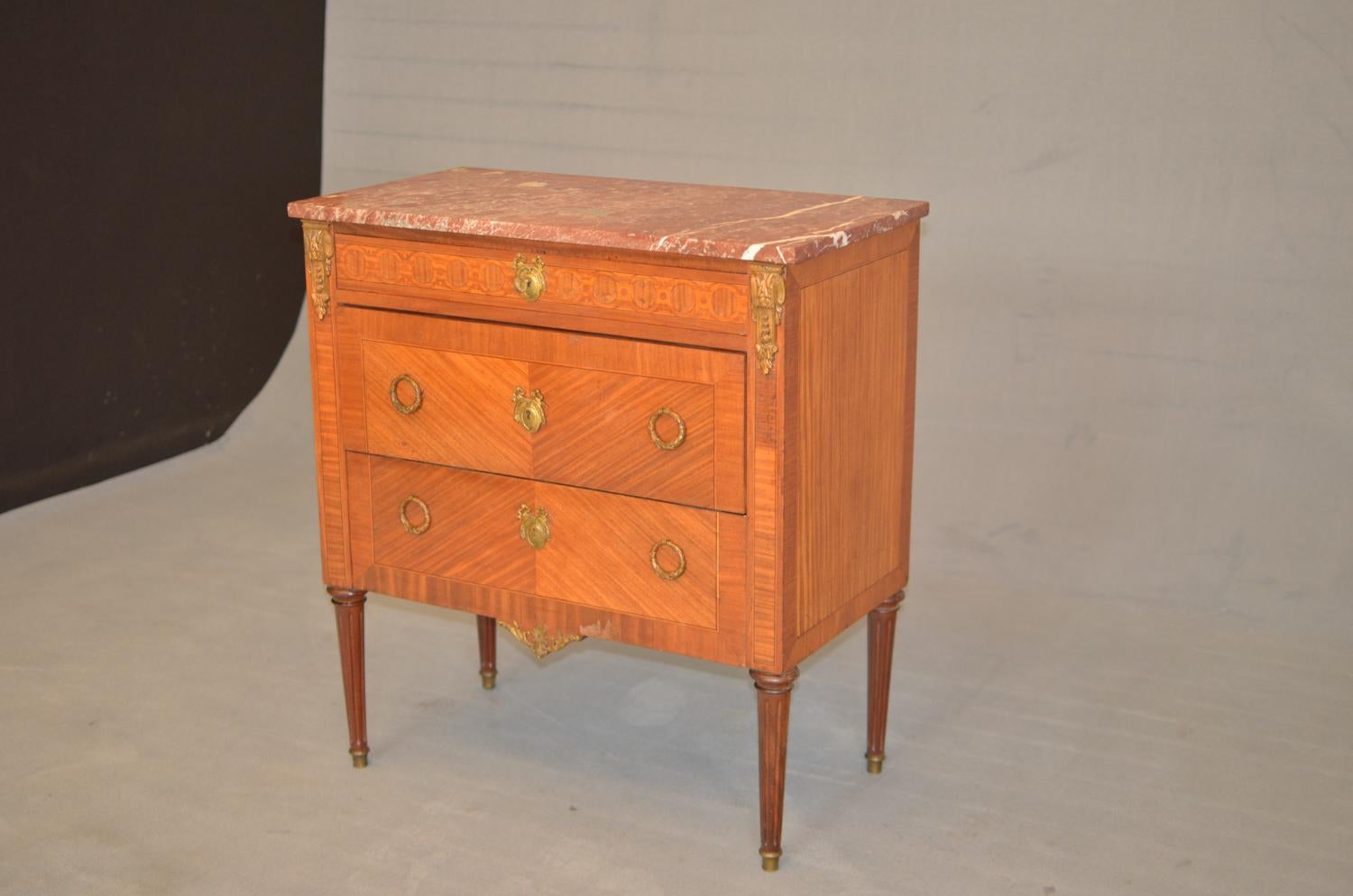 Napoleon III Chest of Drawers Three Rosewood Drawers and 1880 French Marble Top In Fair Condition For Sale In Bari, IT