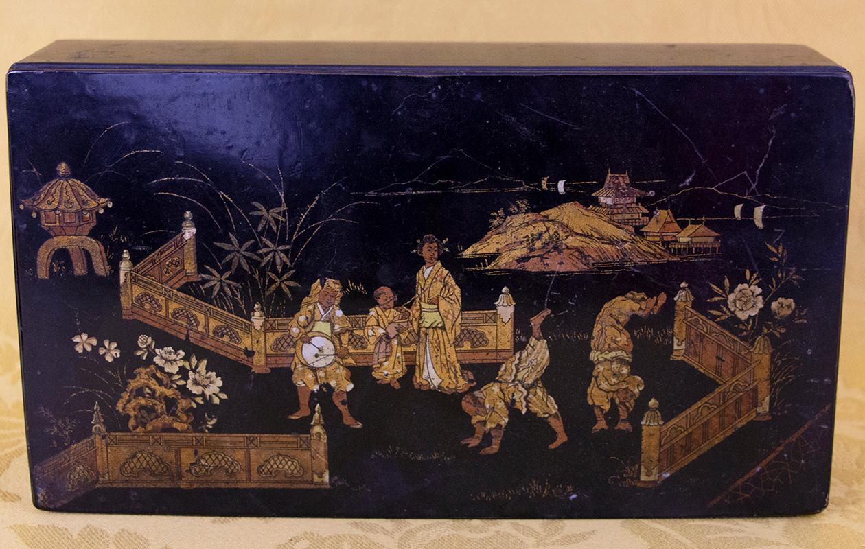 Napoleon III Chinese Lacquer Box and Tray Writing Kit, Circa 1870 In Good Condition In Beuzevillette, FR