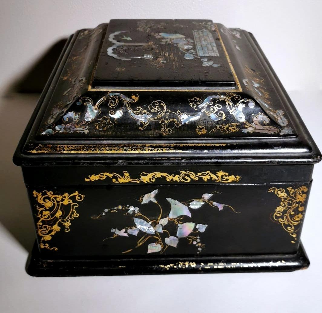 Hand-Crafted Napoleon III Chinoserie Large French Box with Decorations