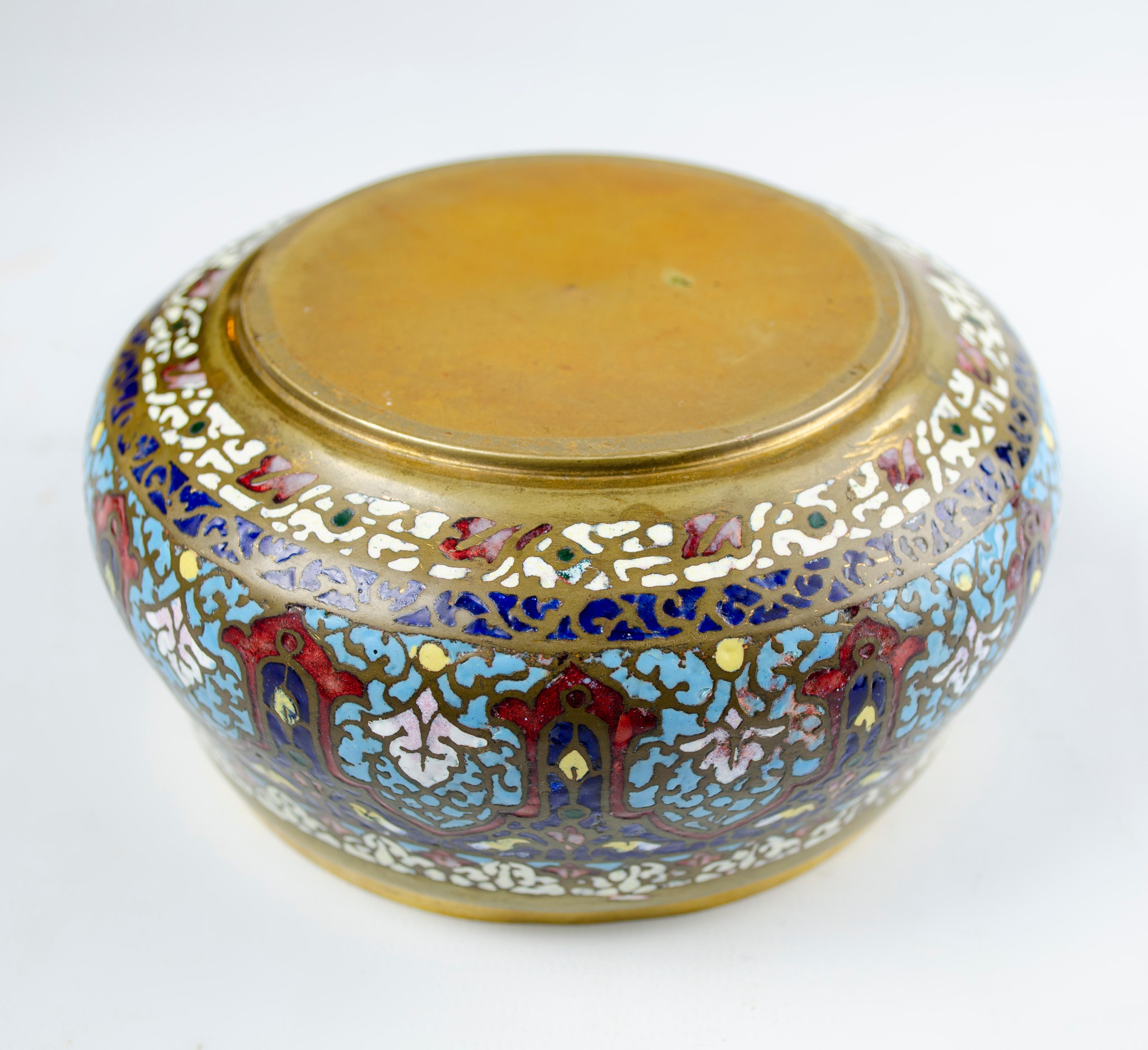 Cloissoné Napoleon III circular enamel box For Sale
