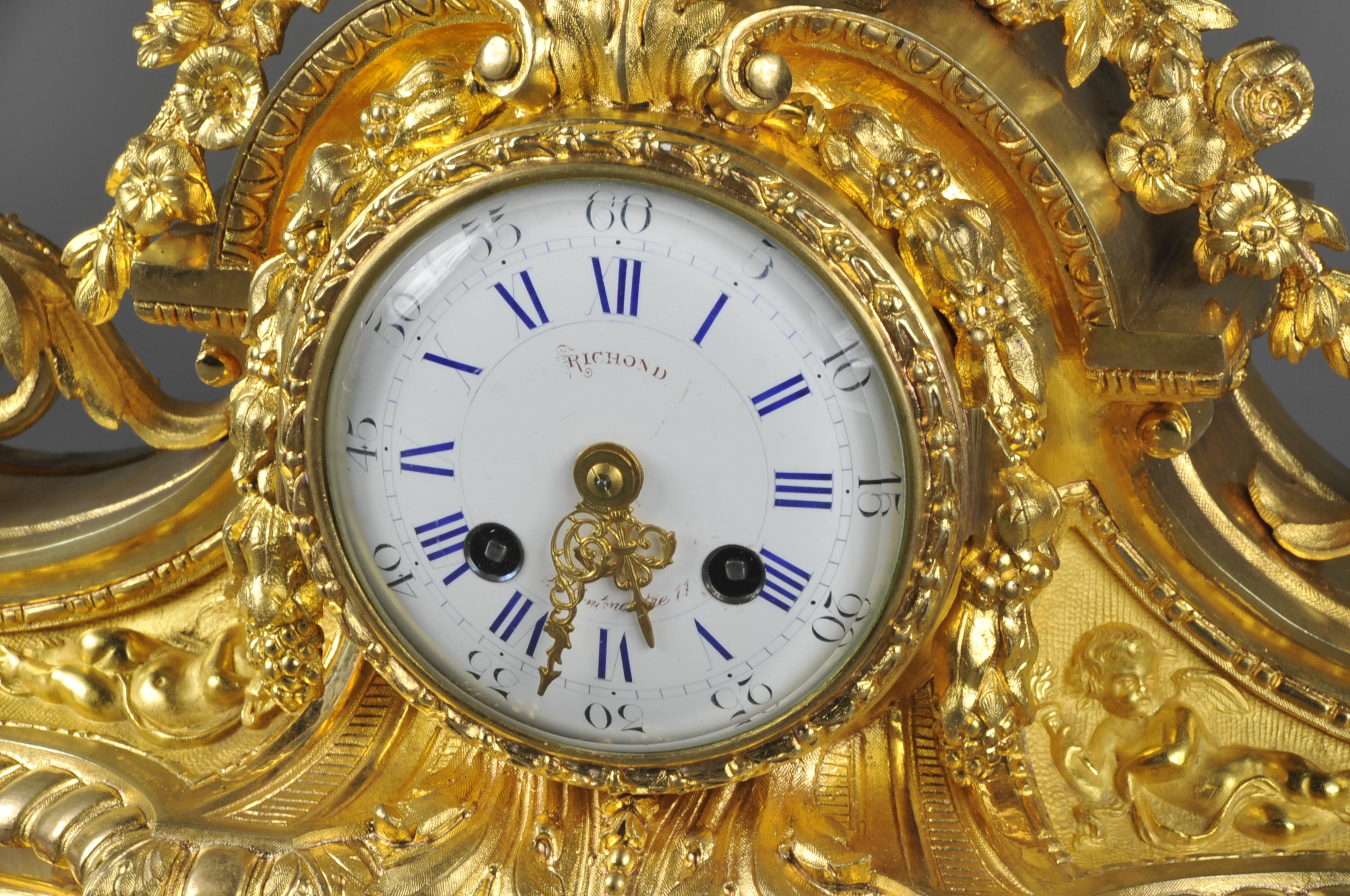 Napoleon III Clock in Gilt Bronze Signed Benoît Félix Richond in Paris In Good Condition For Sale In BARSAC, FR