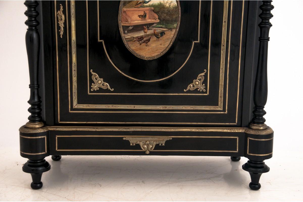 Antique Napoleon III chest from the end of the 19th century.

Very good condition.

Year: circa 1870

Origin: France.