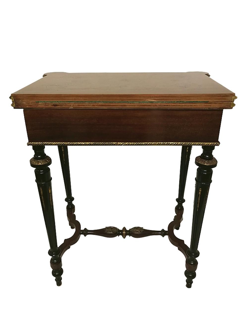 Marqueterie Table de jeu à console Napoléon III, 19e siècle en vente