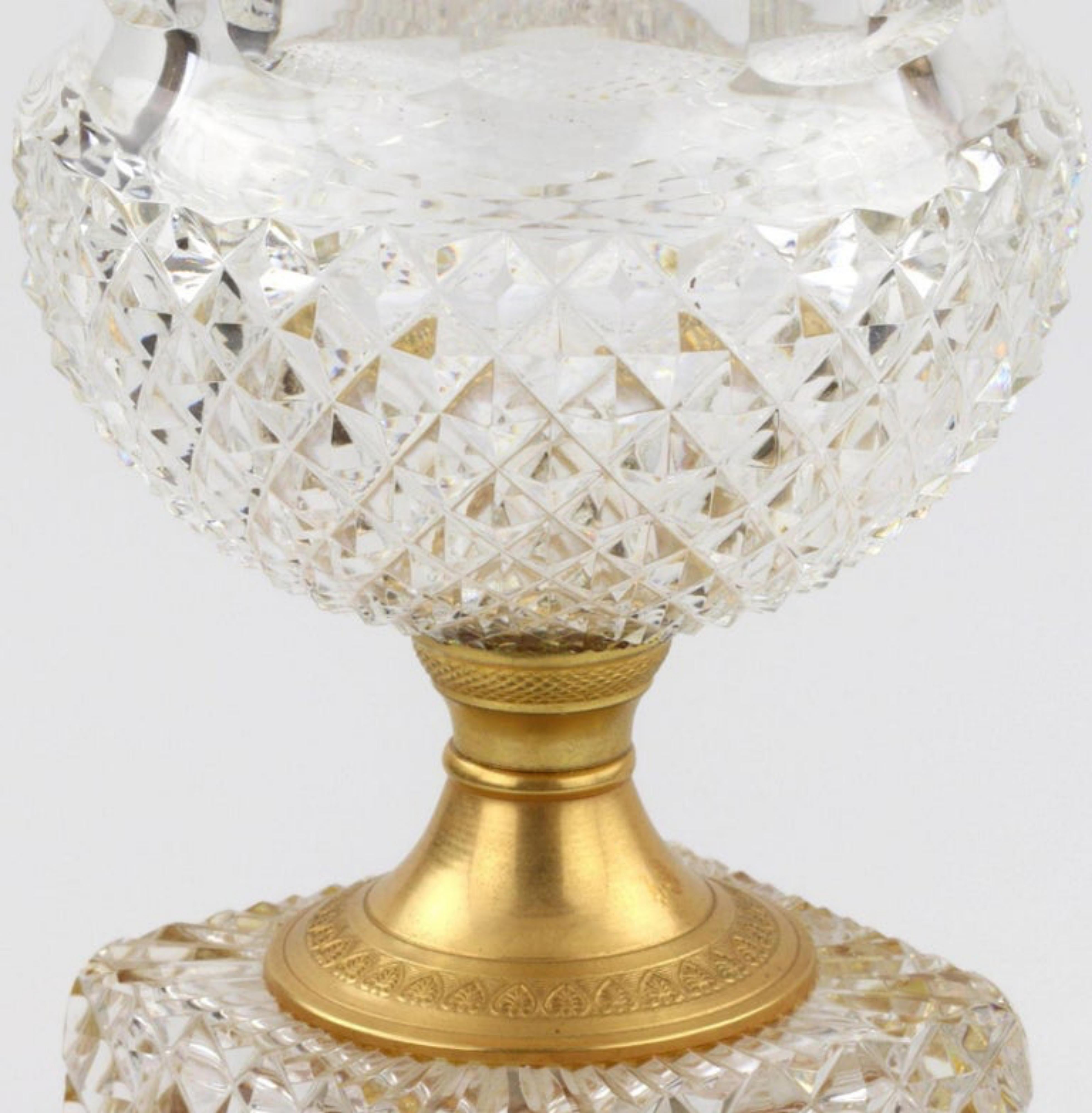 Français Vase en cristal Napoléon III, Empire, France 19e siècle avec vidéo en vente
