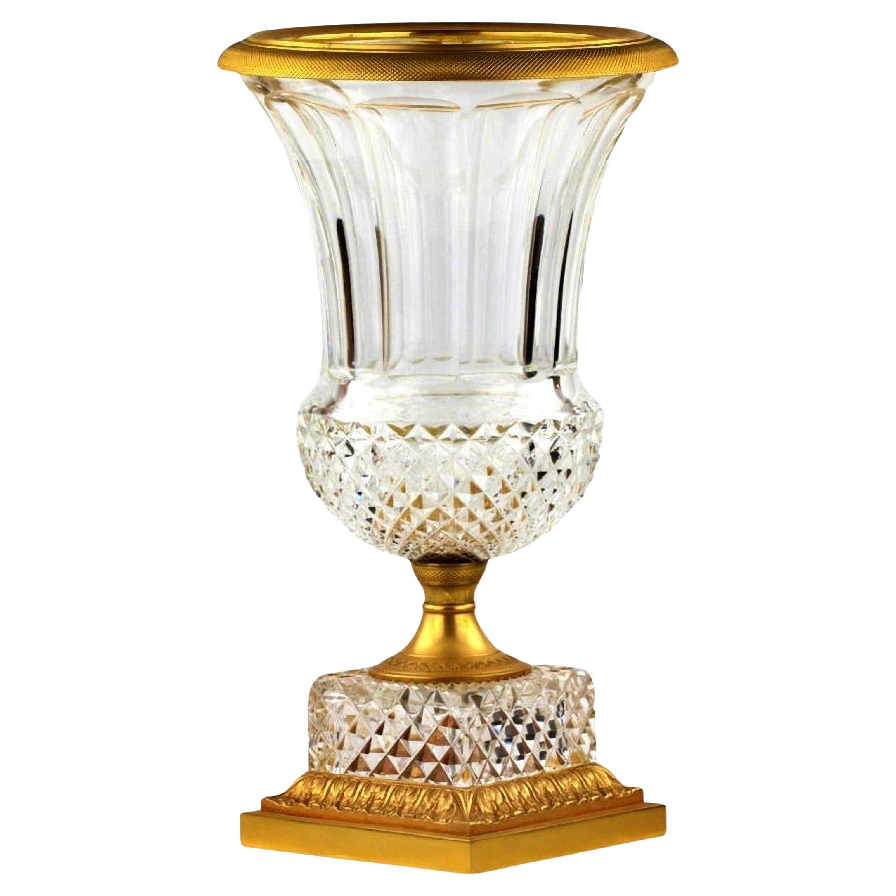 Vase en cristal Napoléon III, Empire, France 19e siècle avec vidéo en vente