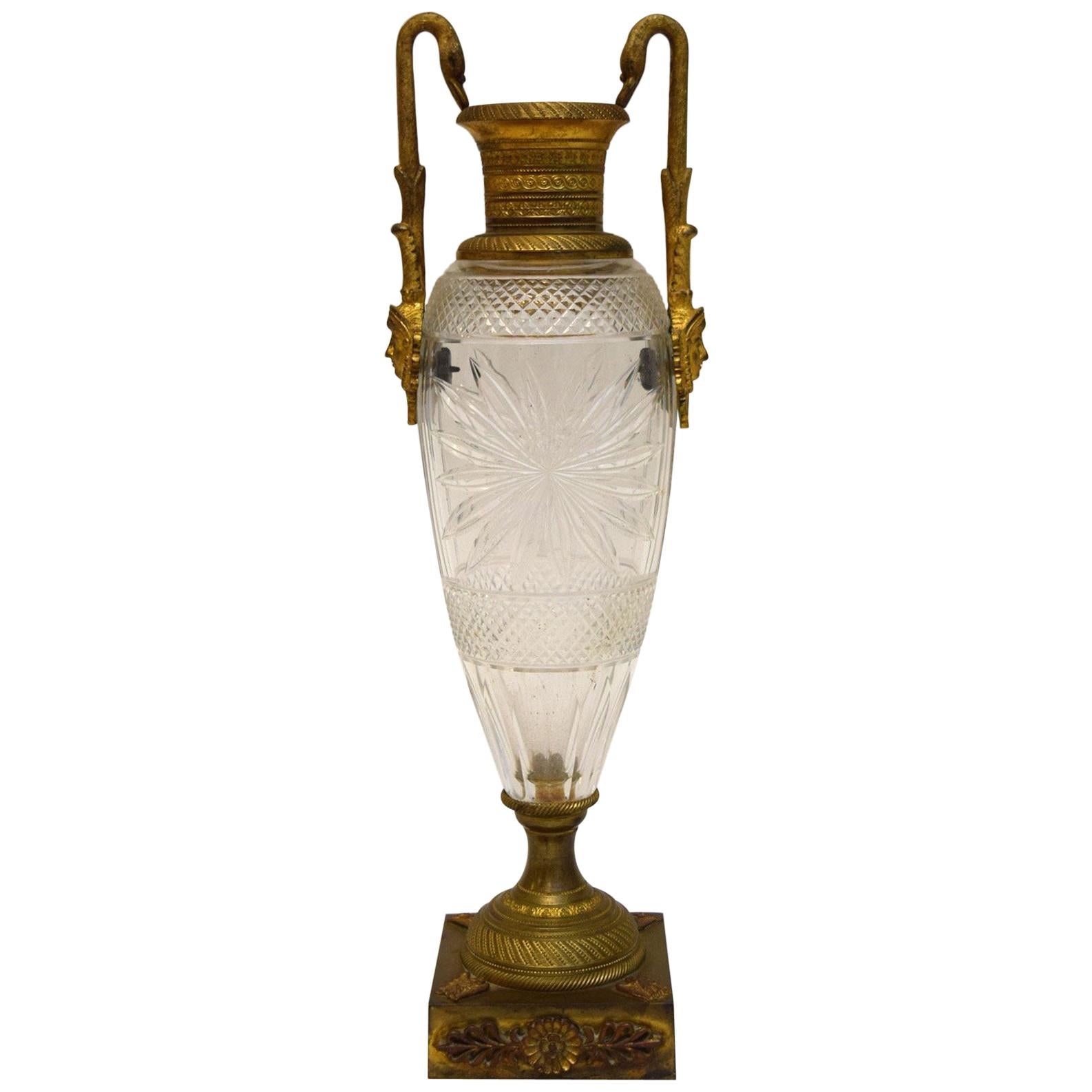 Vase Napoléon III en cristal taillé et bronze doré
