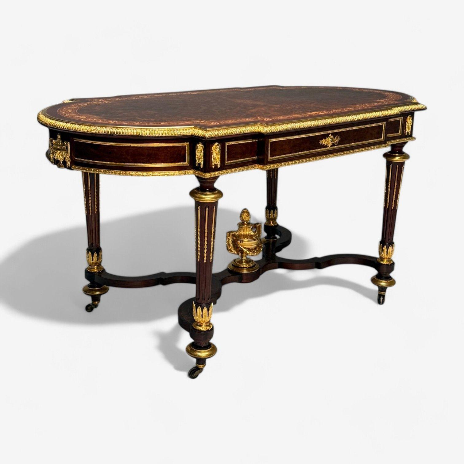 Francese Napoleone III, scrivania, tavolo da centro, bronzo, tartaruga intarsiata, Francia, XIX secolo in vendita