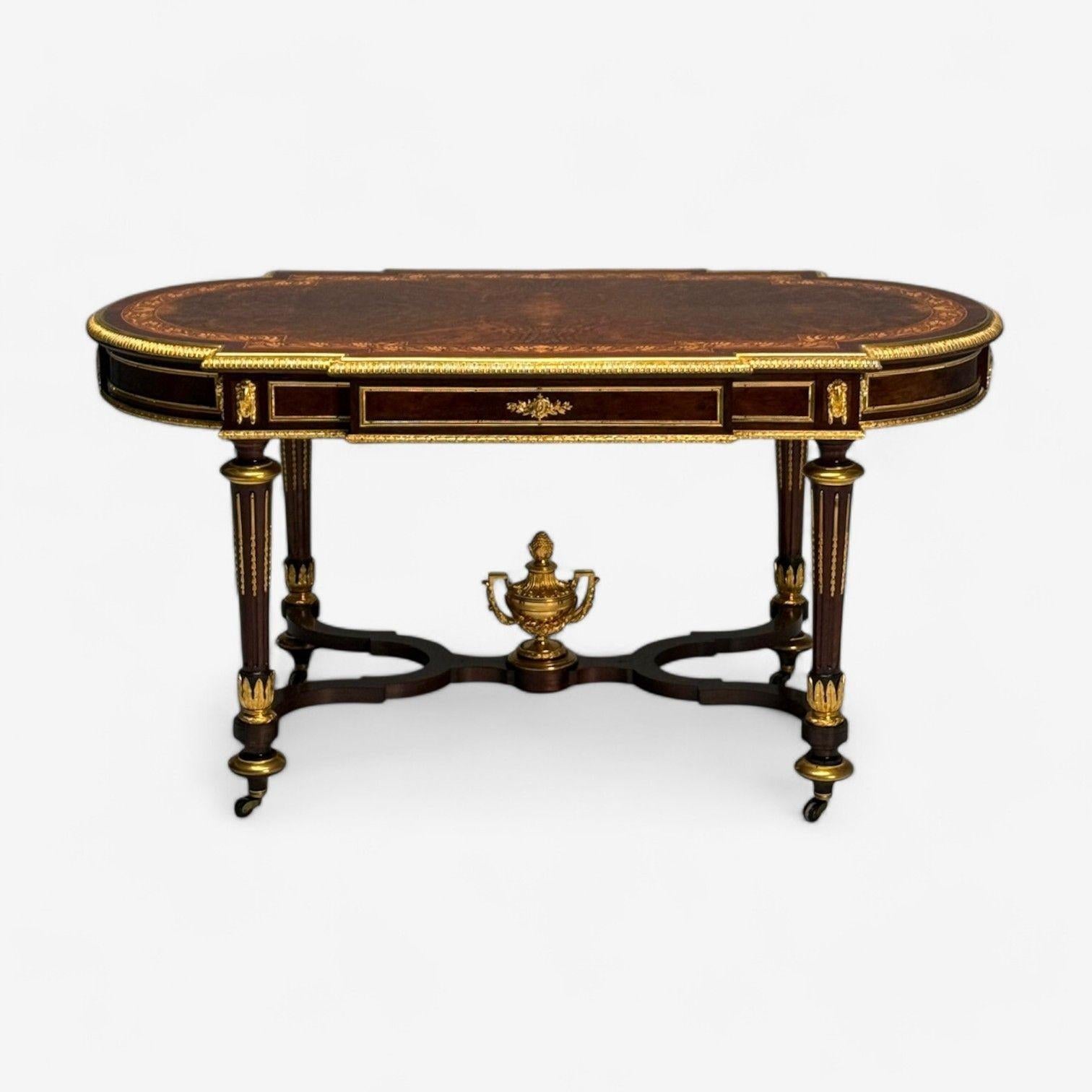 Napoleone III, scrivania, tavolo da centro, bronzo, tartaruga intarsiata, Francia, XIX secolo In condizioni buone in vendita a Manhasset, NY