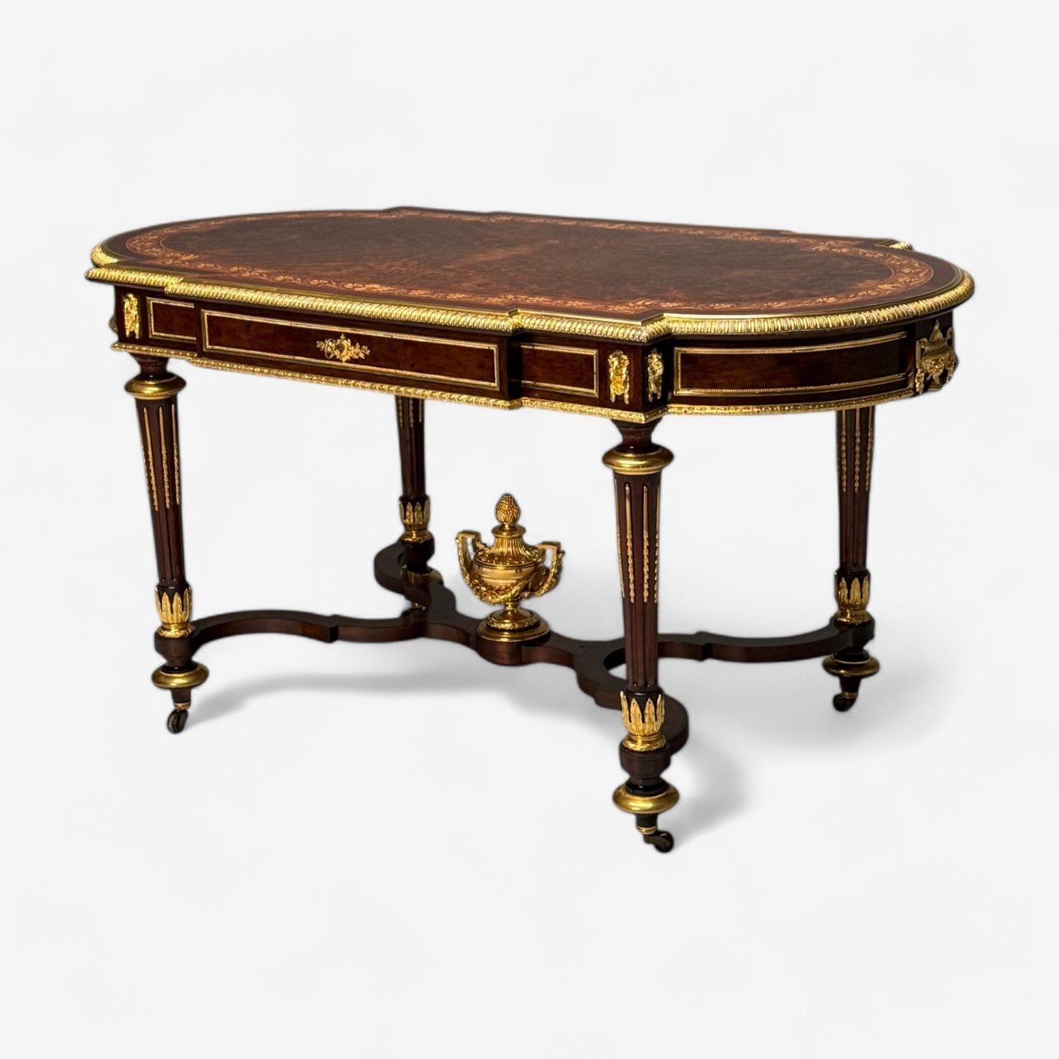 Bronzo Napoleone III, scrivania, tavolo da centro, bronzo, tartaruga intarsiata, Francia, XIX secolo in vendita