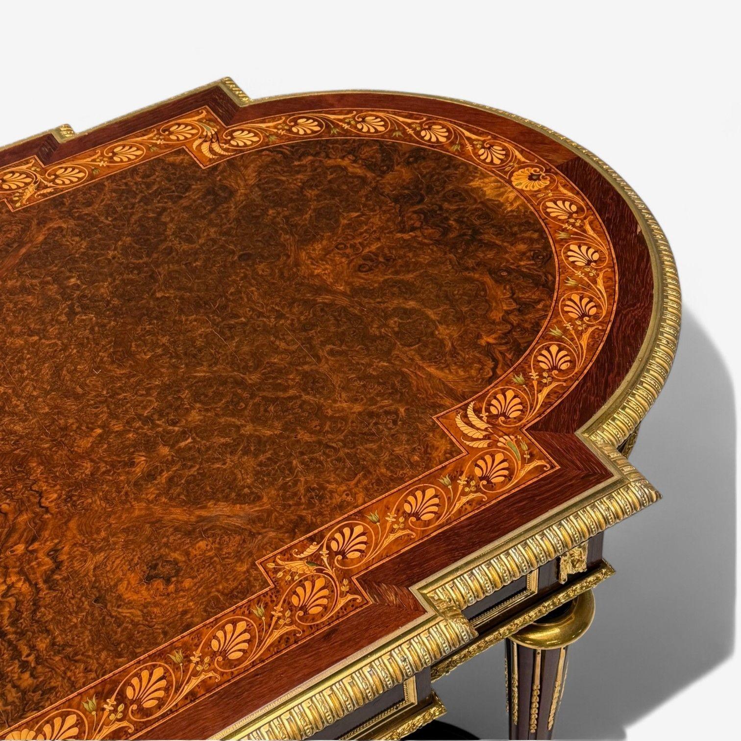 Napoleone III, scrivania, tavolo da centro, bronzo, tartaruga intarsiata, Francia, XIX secolo in vendita 1