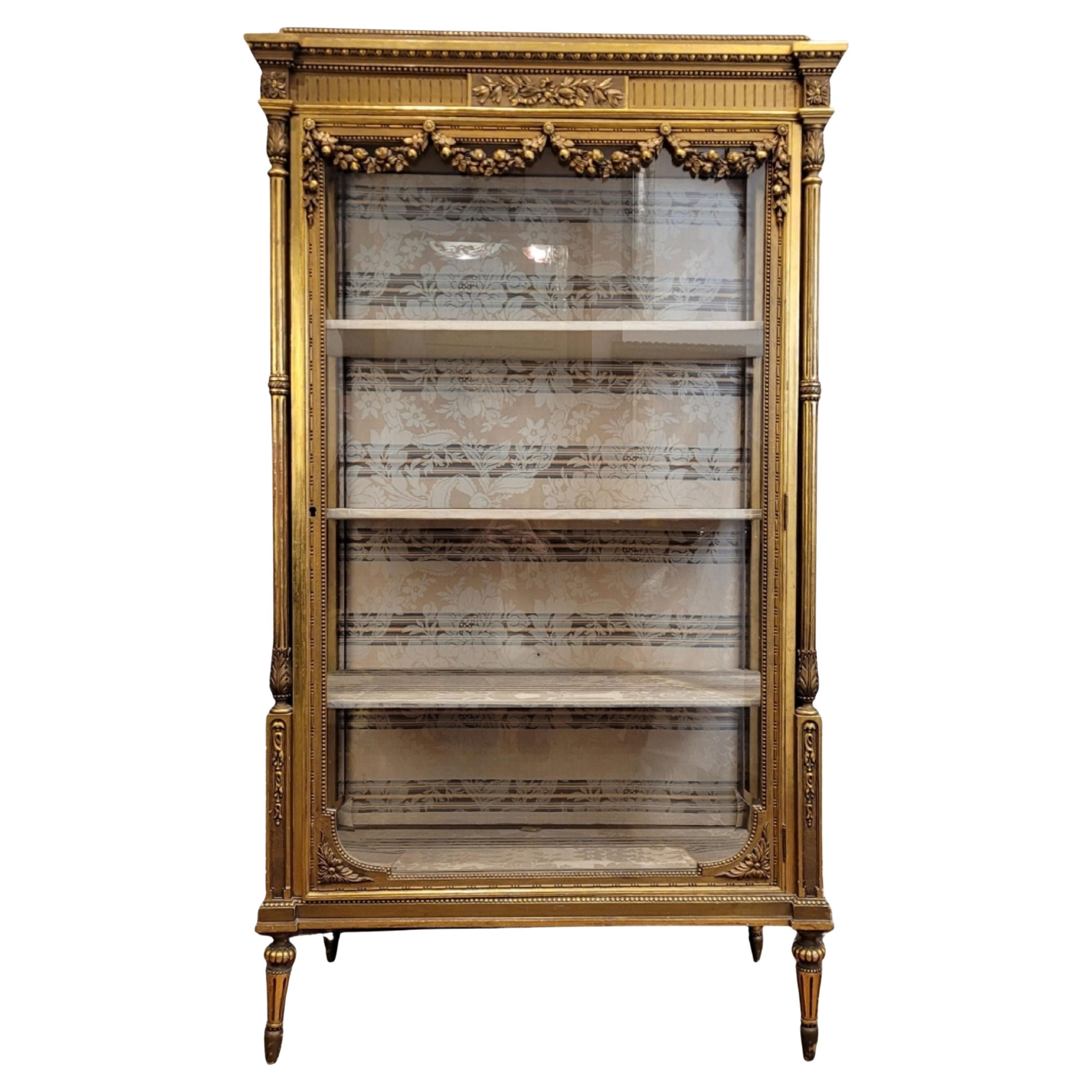 Napoleon III display case Vitrine , floral carved and gilded wood, France en vente