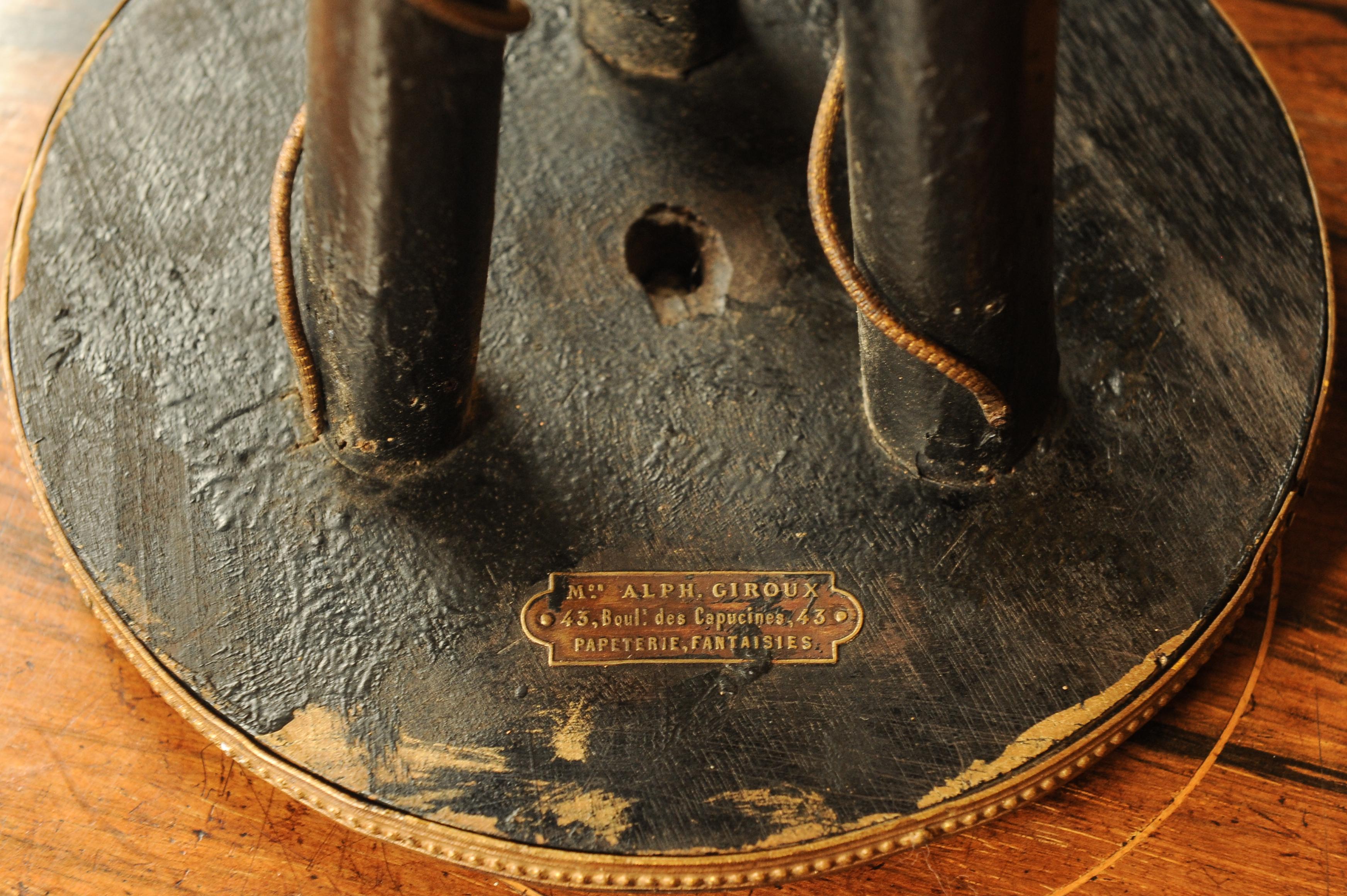 Torchère ebanizzata Napoleone III con ninfea di Alphonse Giroux di Parigi, firmata In condizioni buone in vendita a Reading, Berkshire