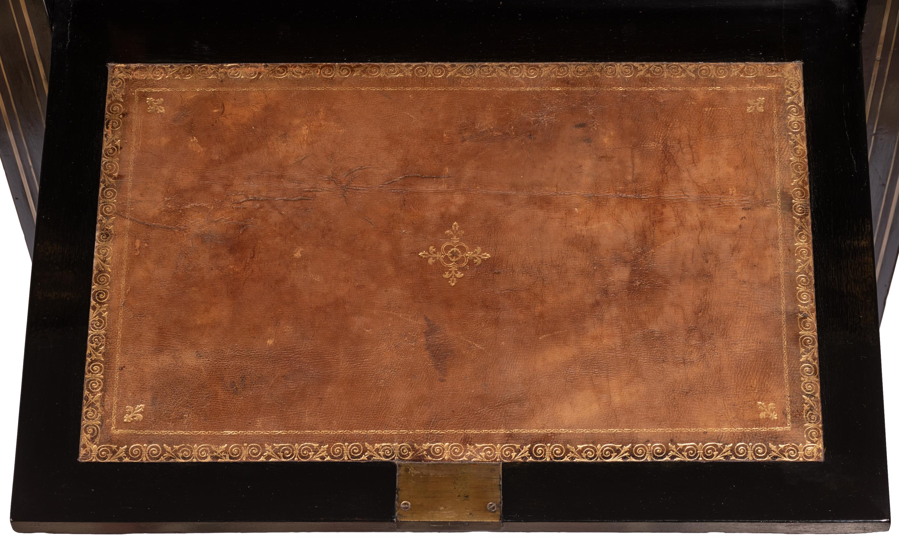 Chiffoniere Napoleone III in ebano con scrivania, intarsi in ottone in vendita 5