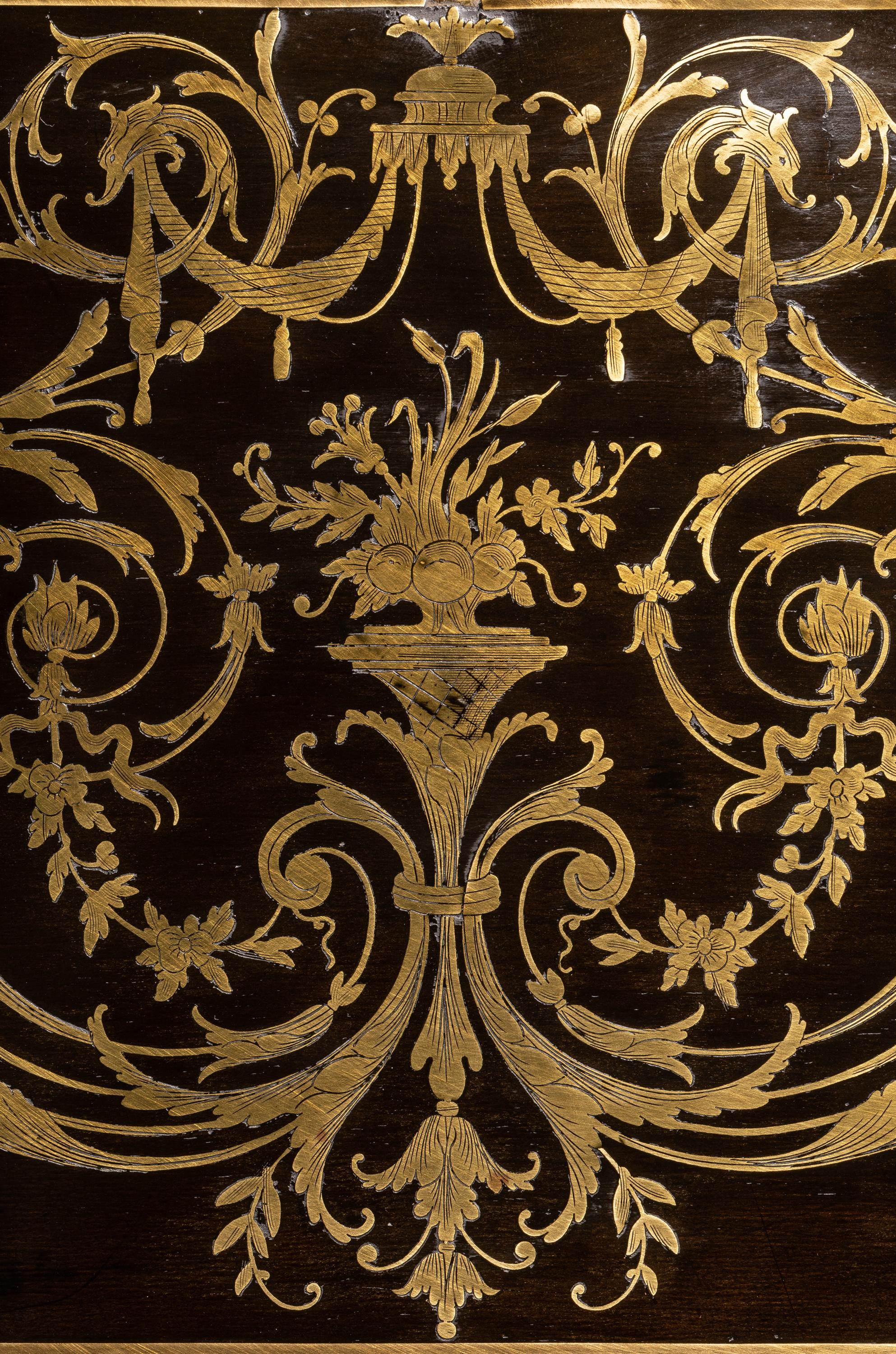 Chiffoniere Napoleone III in ebano con scrivania, intarsi in ottone in vendita 7