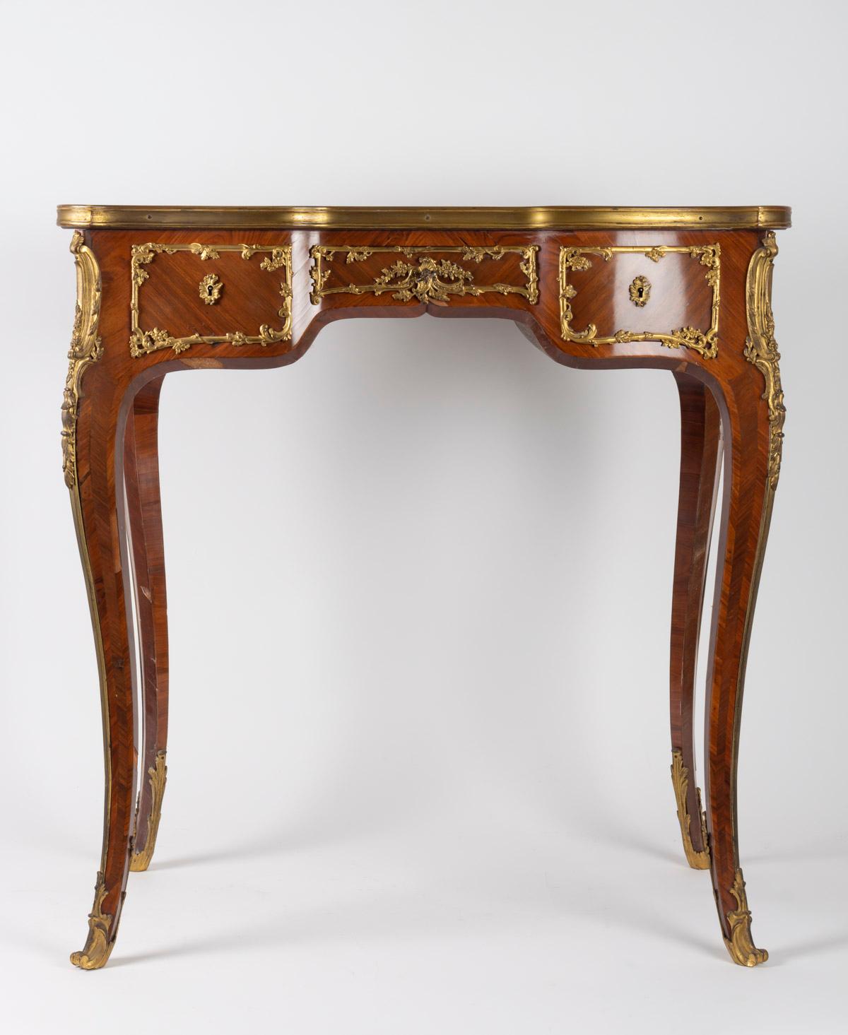 Napoleon III Era Desk, Louis XV Style, 1880, Signed Lucien Roulin In Good Condition In Saint-Ouen, FR