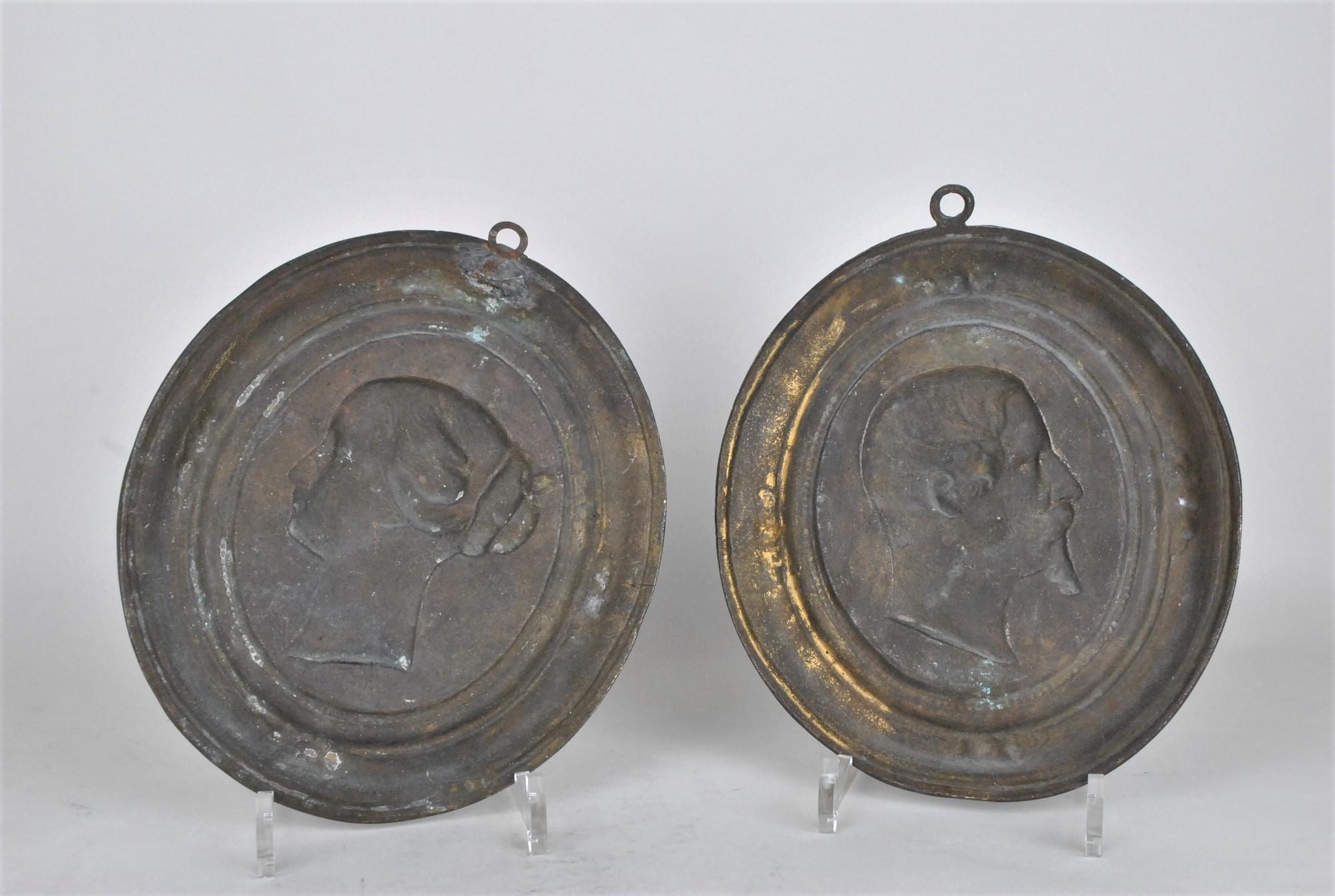 Napoleon III & Eugénie, Pair of Bronze Medallions, XIXth Century For Sale 10