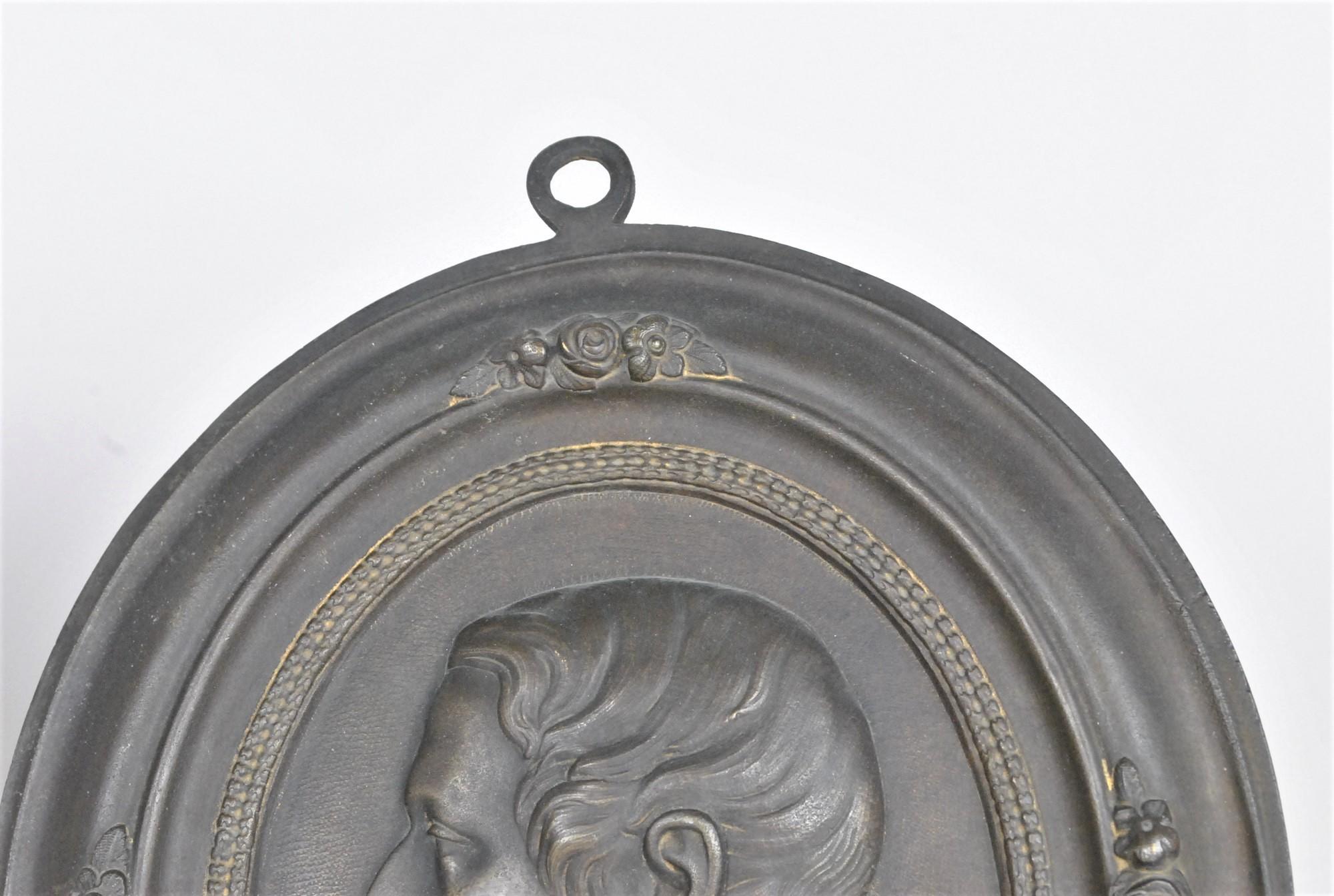 Napoleon III & Eugénie, Pair of Bronze Medallions, XIXth Century For Sale 1